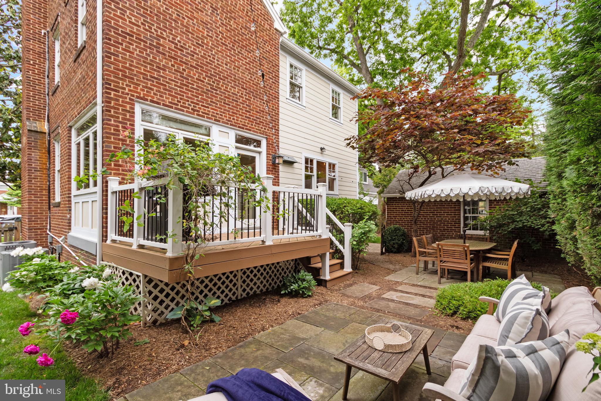 ARLINGTON HEIGHTS - Residential