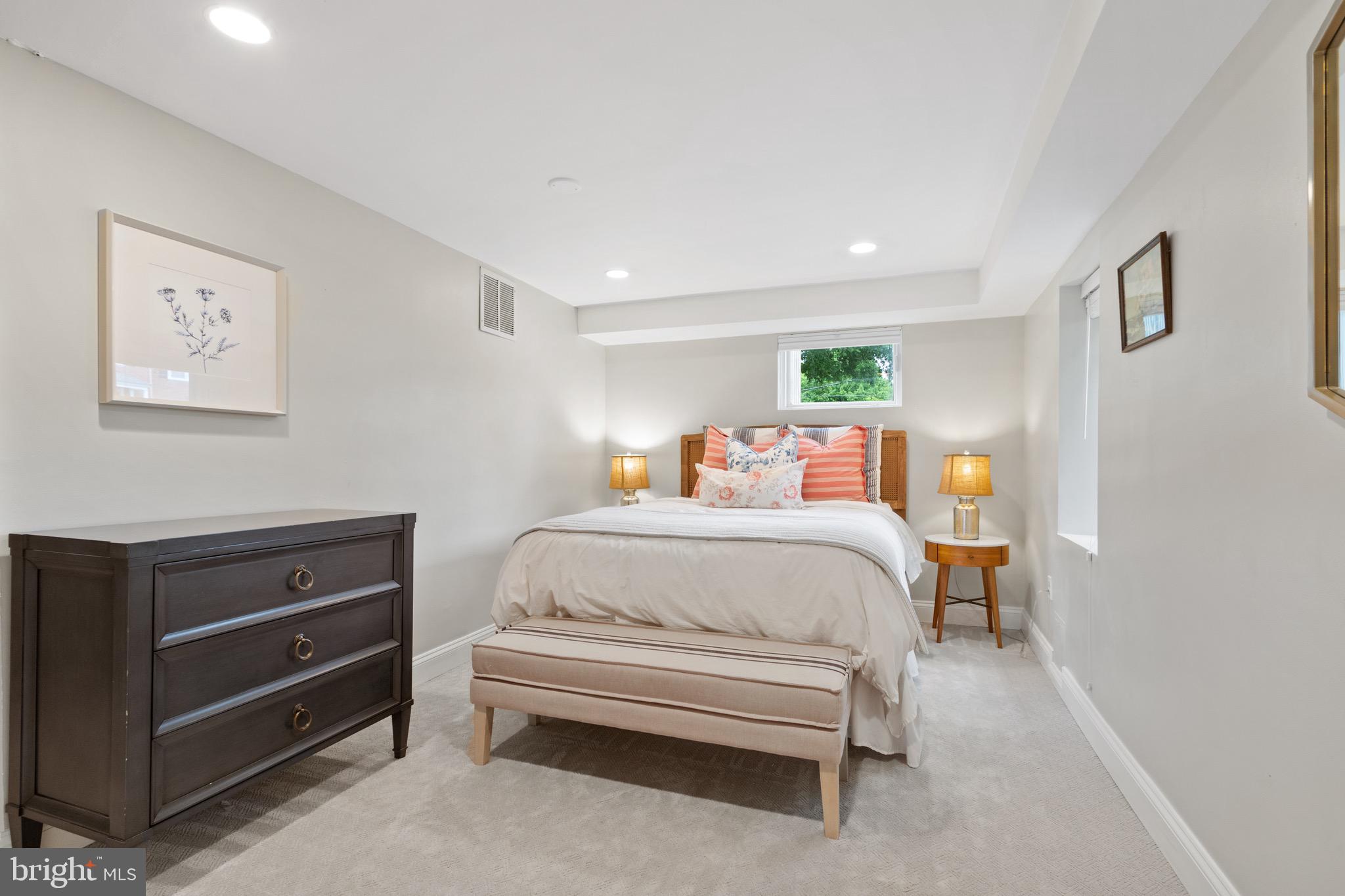 ARLINGTON HEIGHTS - Residential