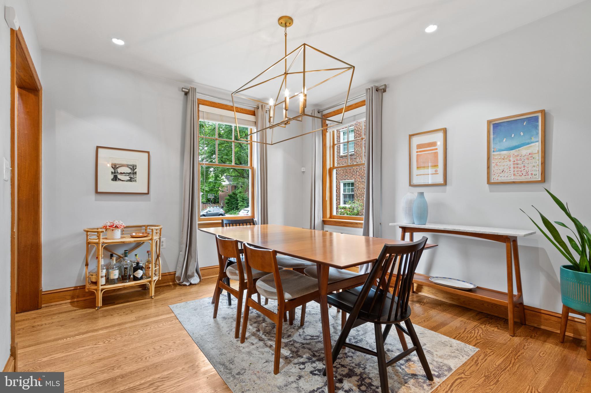 ARLINGTON HEIGHTS - Residential