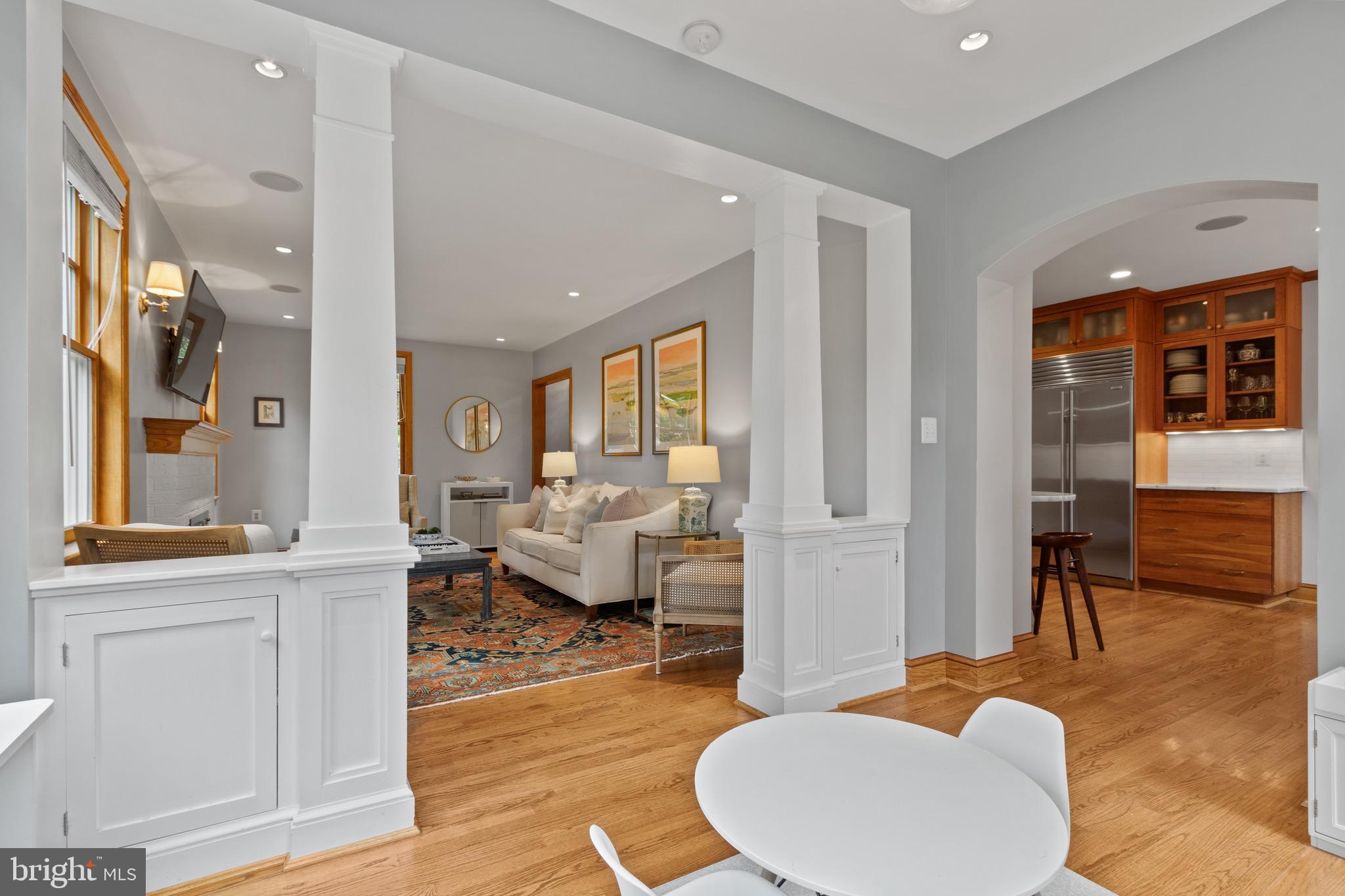 ARLINGTON HEIGHTS - Residential