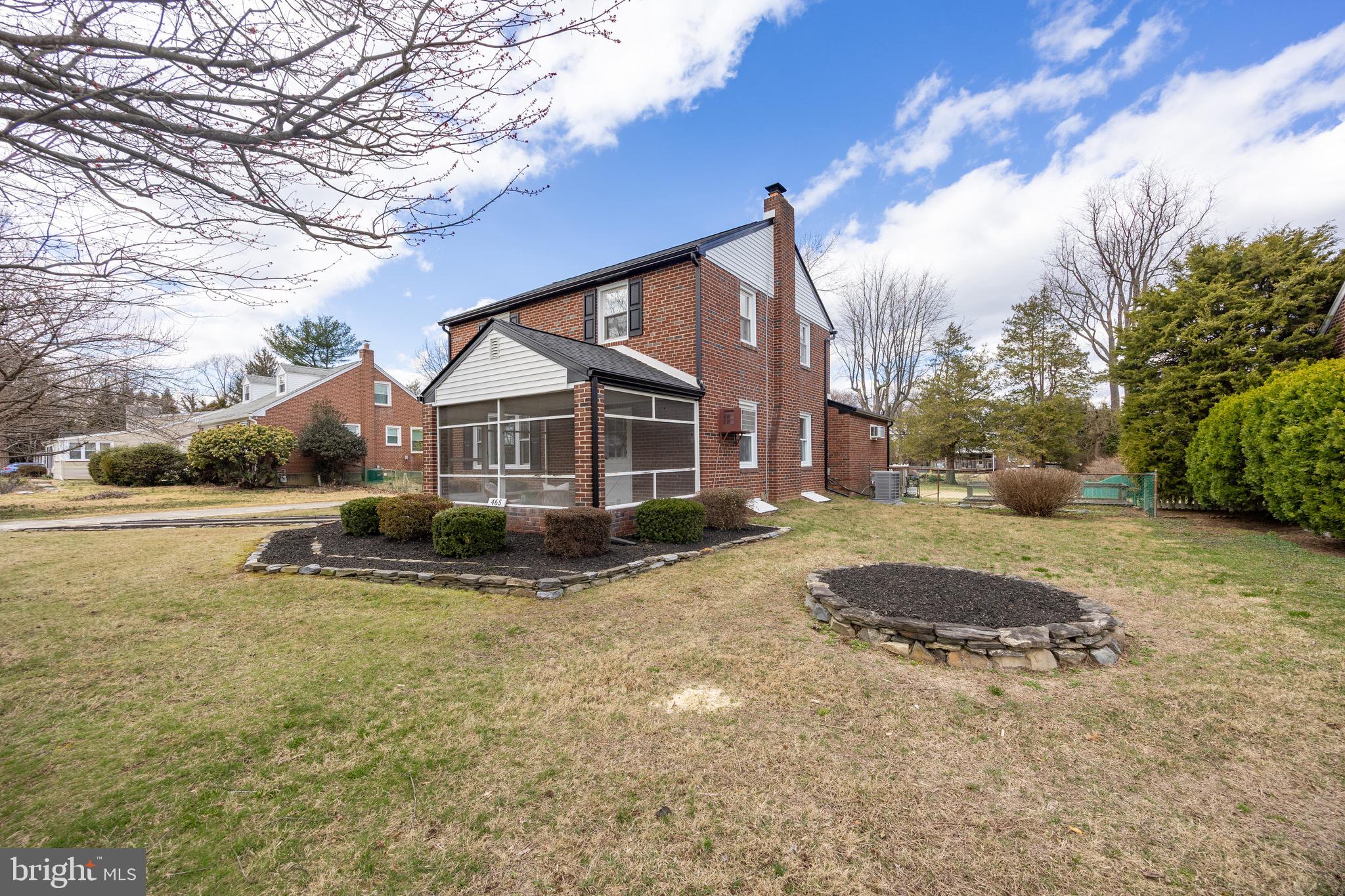 COLONIAL PARK - Residential