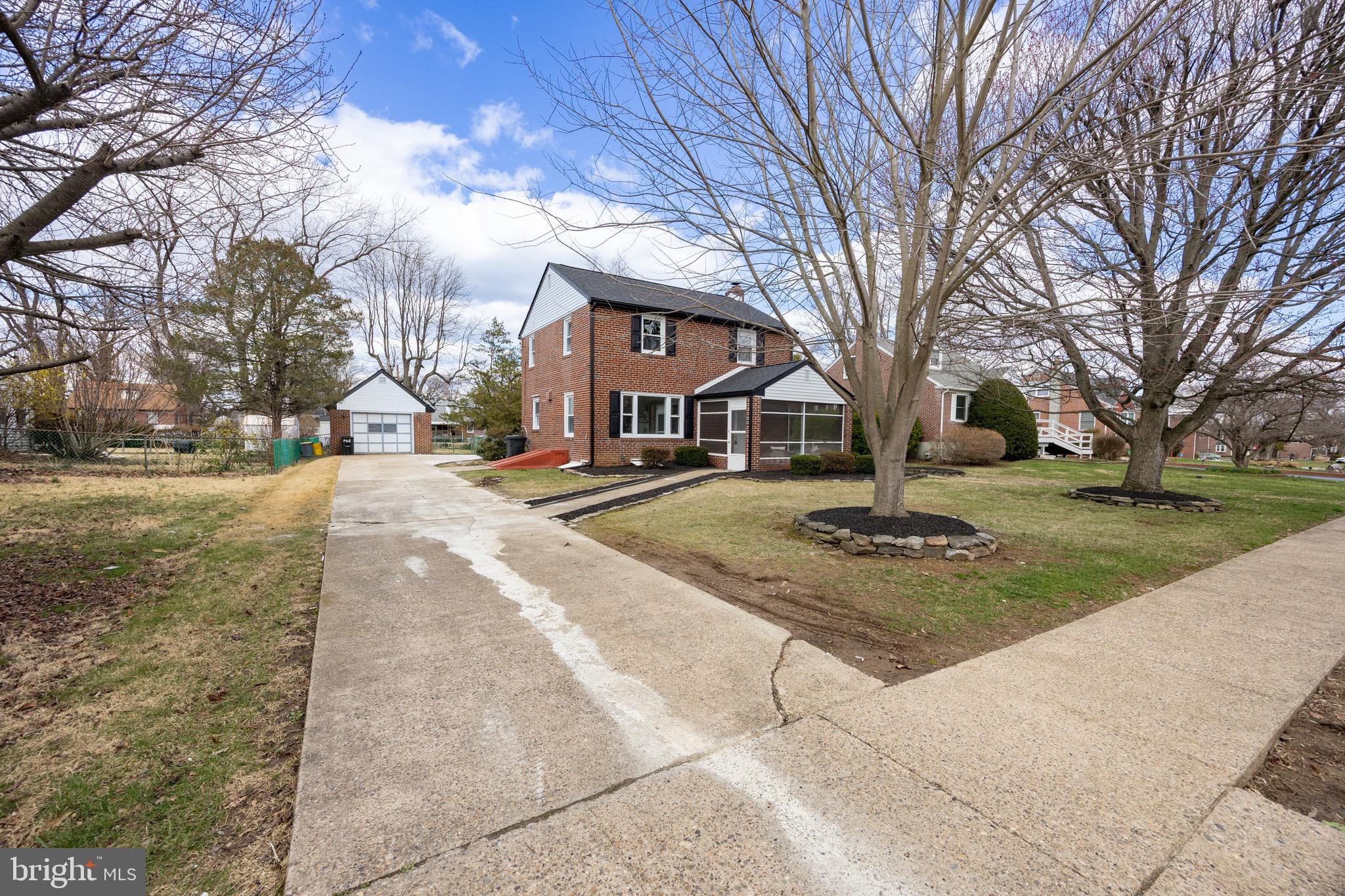 COLONIAL PARK - Residential