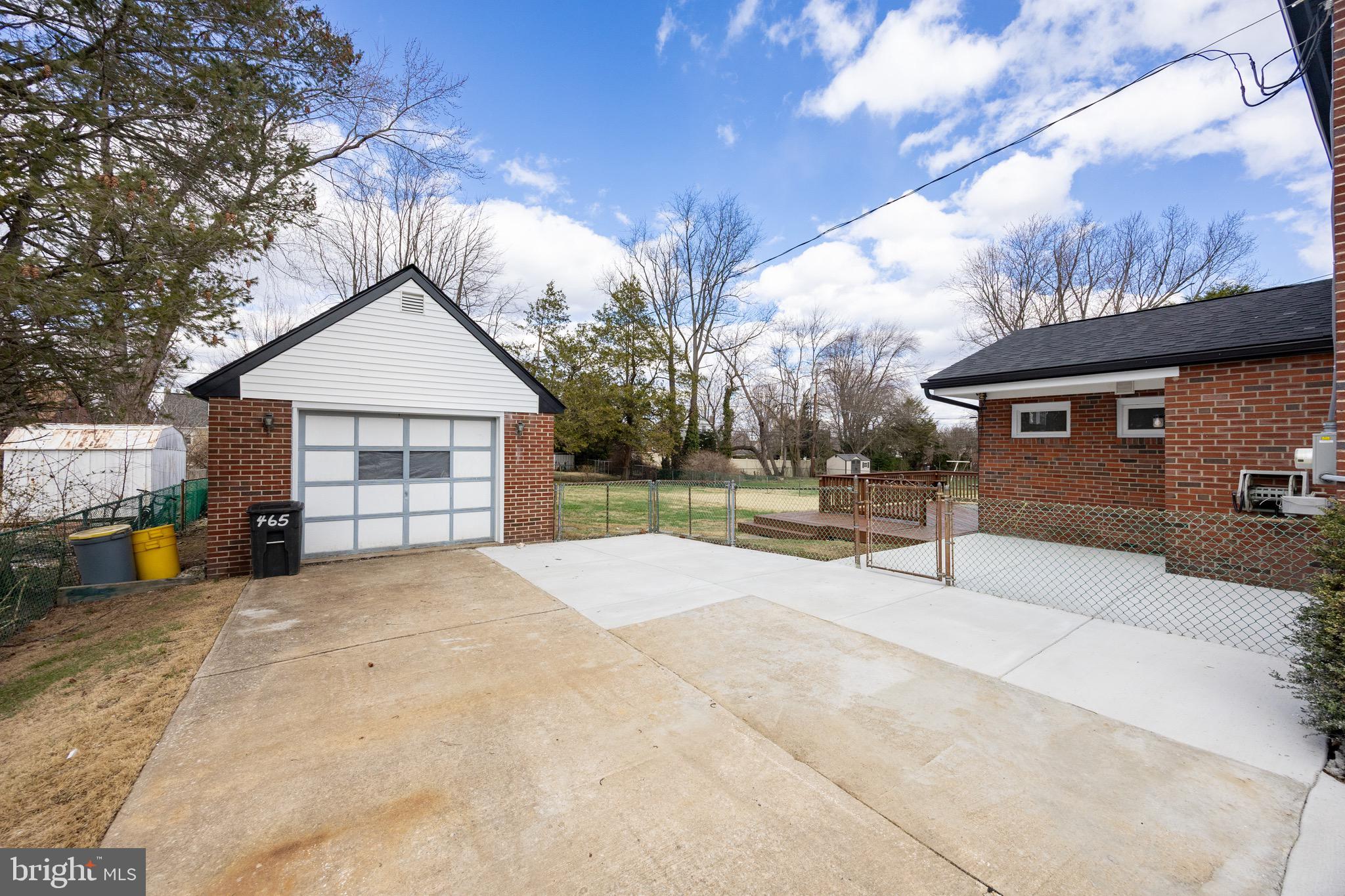 COLONIAL PARK - Residential