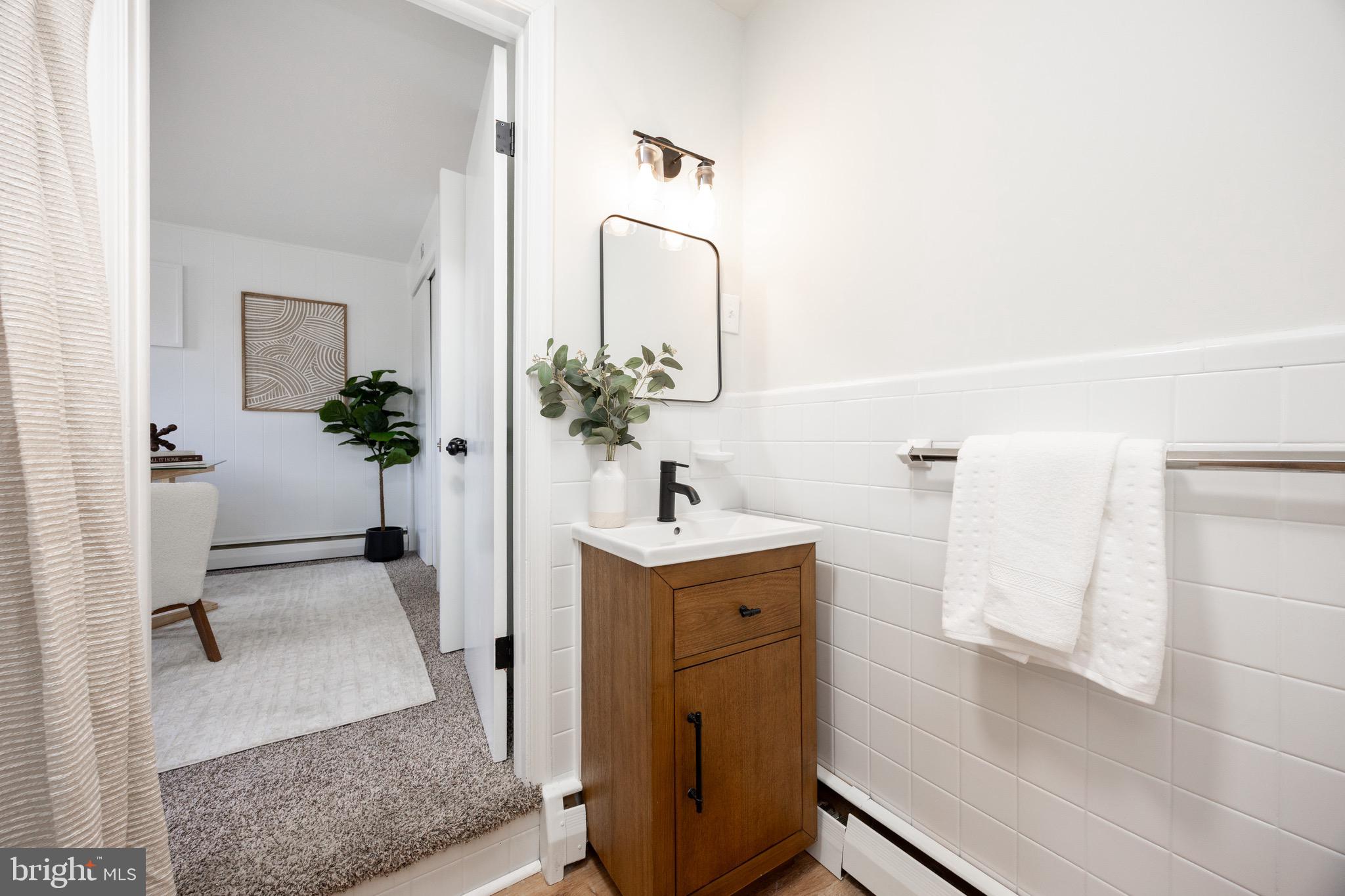 COLONIAL PARK - Residential