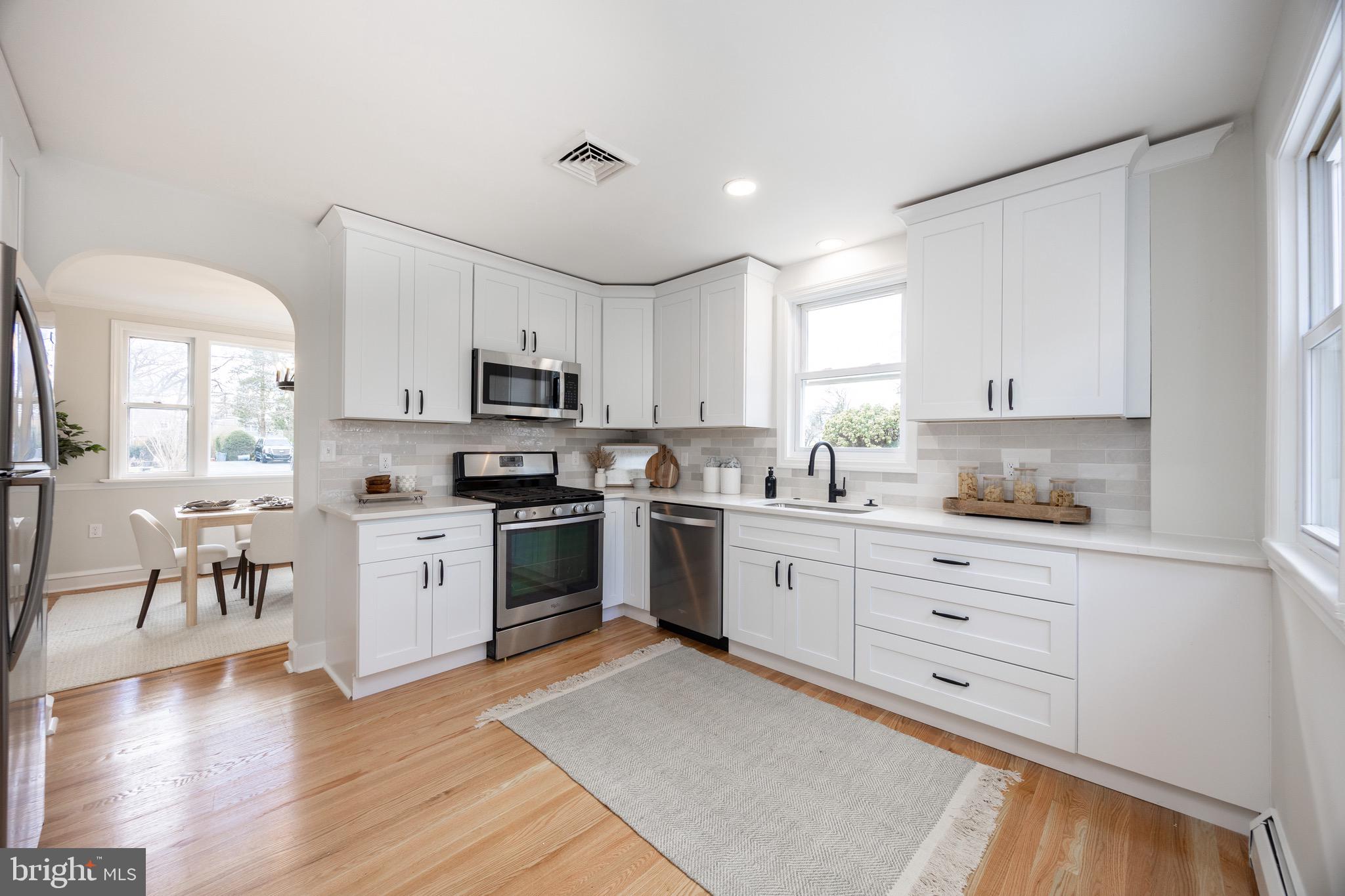 COLONIAL PARK - Residential