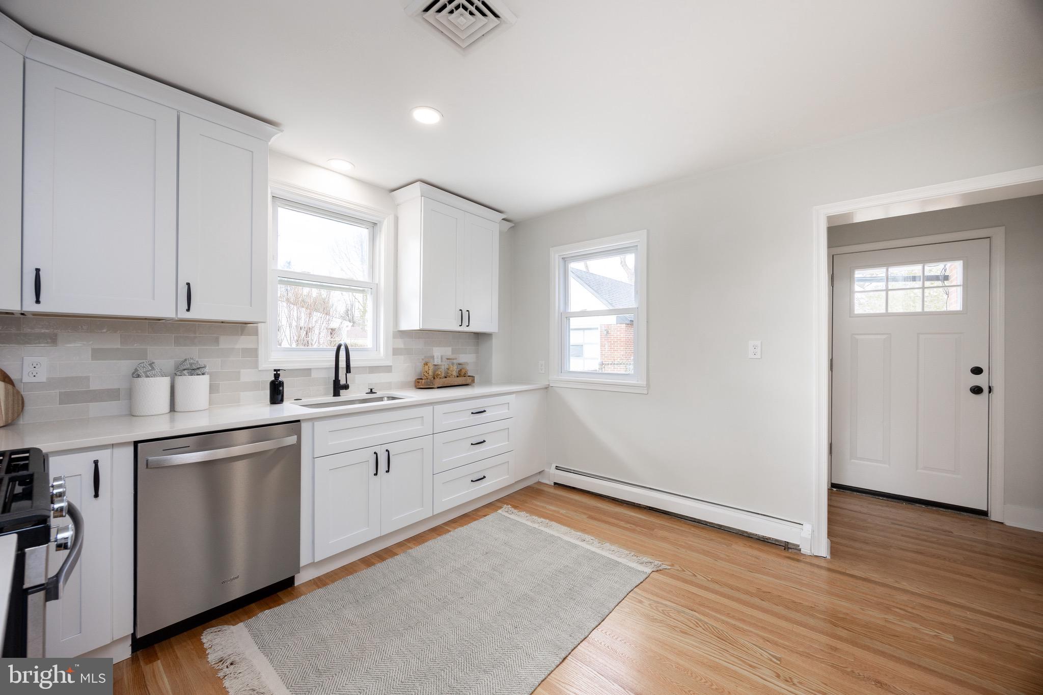 COLONIAL PARK - Residential