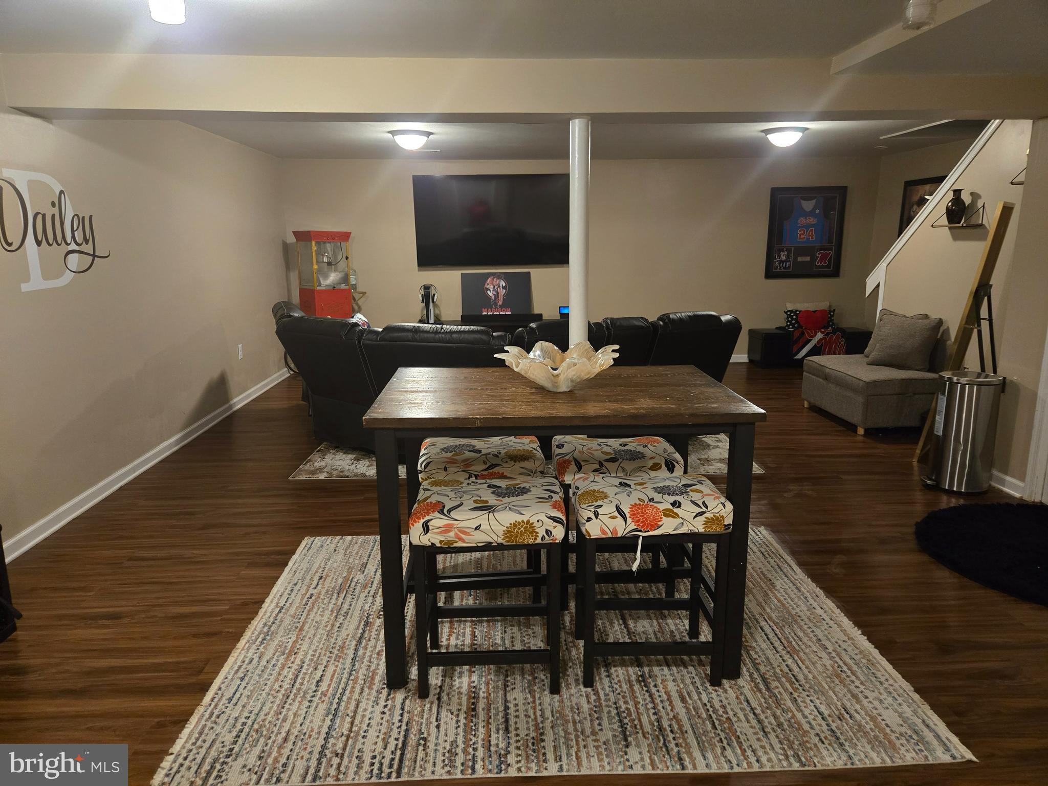 INDIAN VILLAGE IND HEAD - Residential