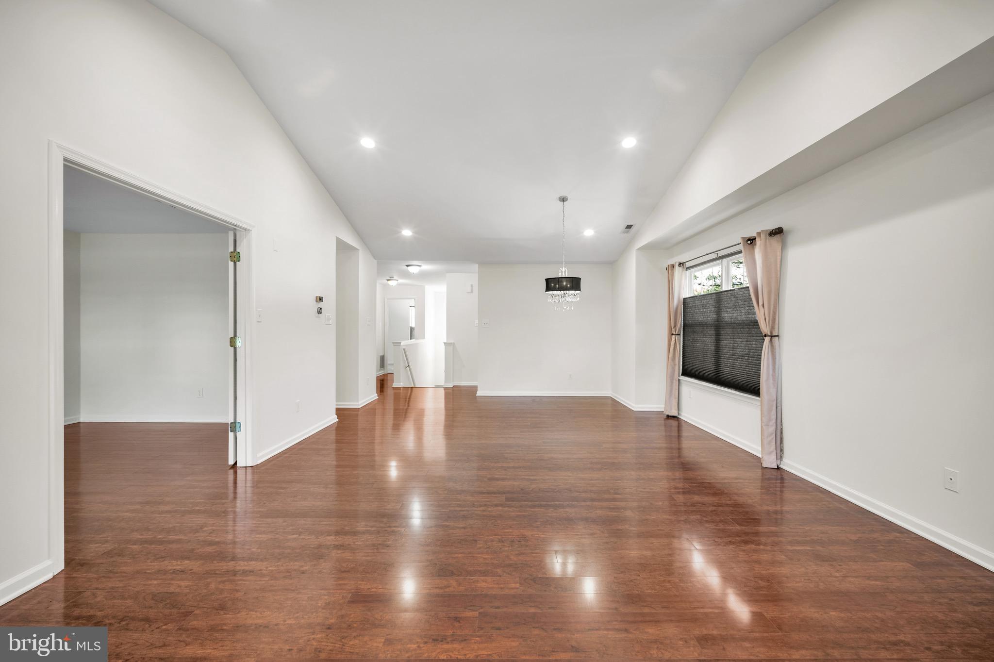 BROOKSTONE - Residential