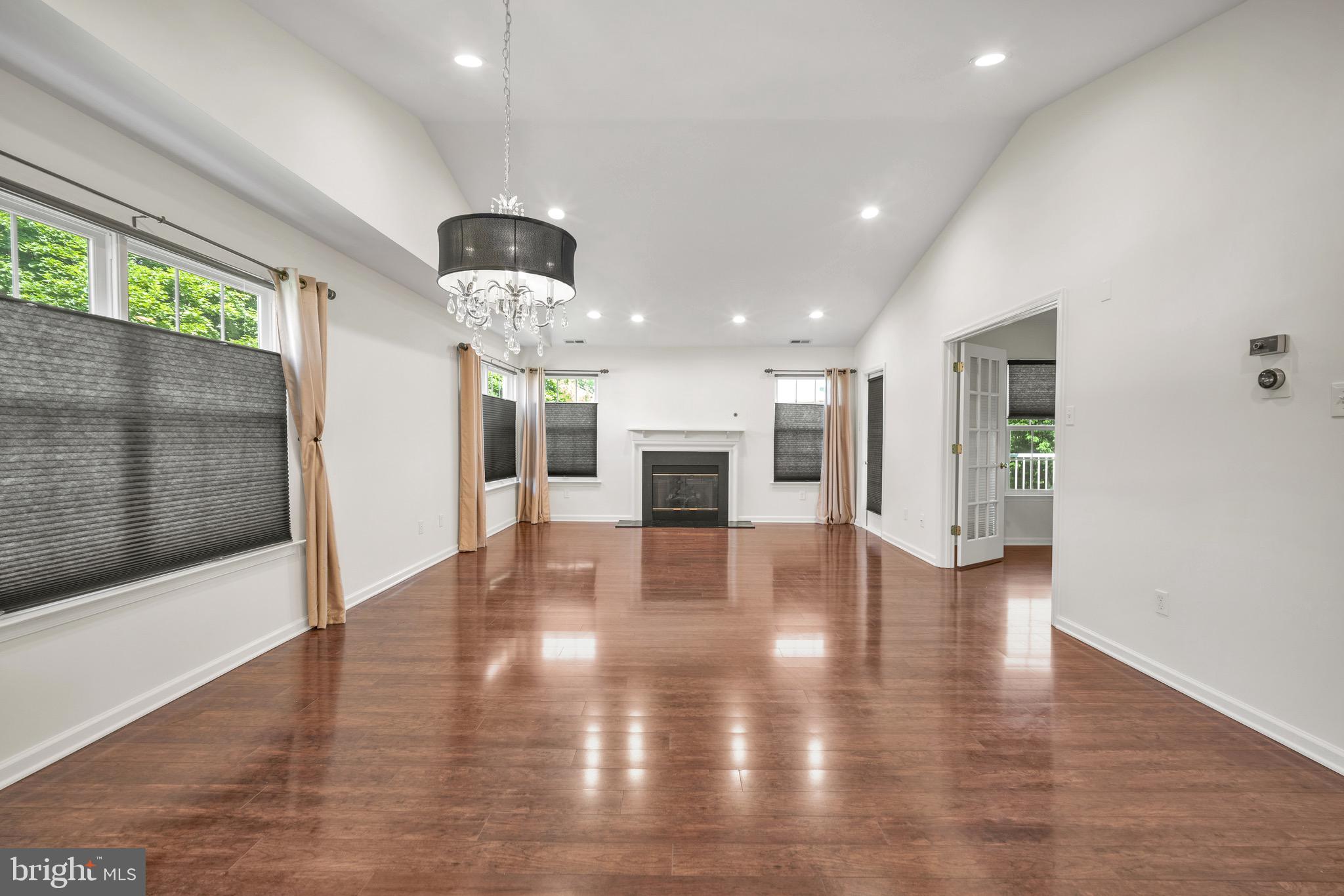BROOKSTONE - Residential