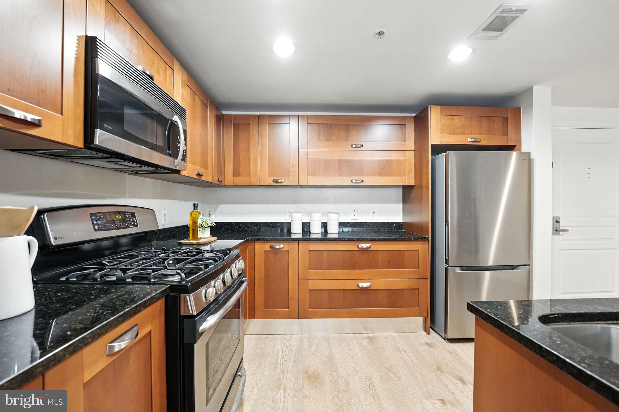 2451 MIDTOWN AVENUE 316