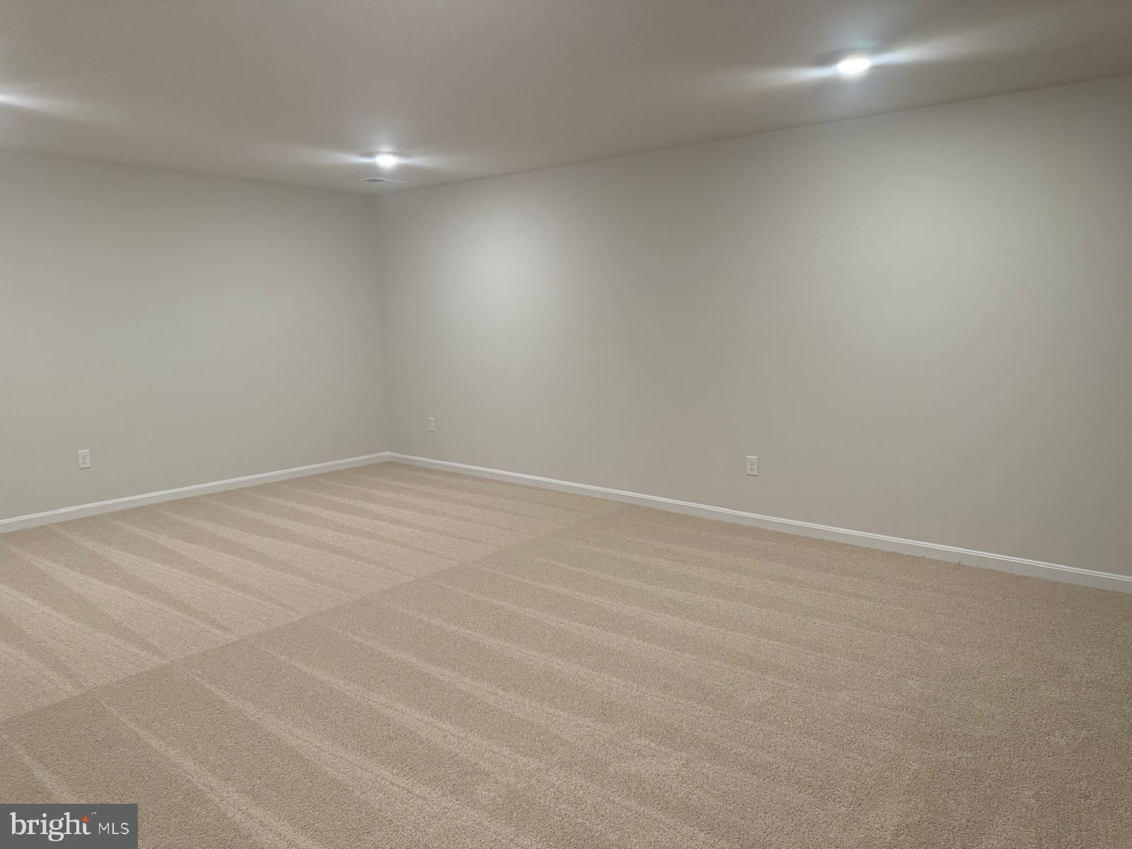 WEST WIND - Residential Lease