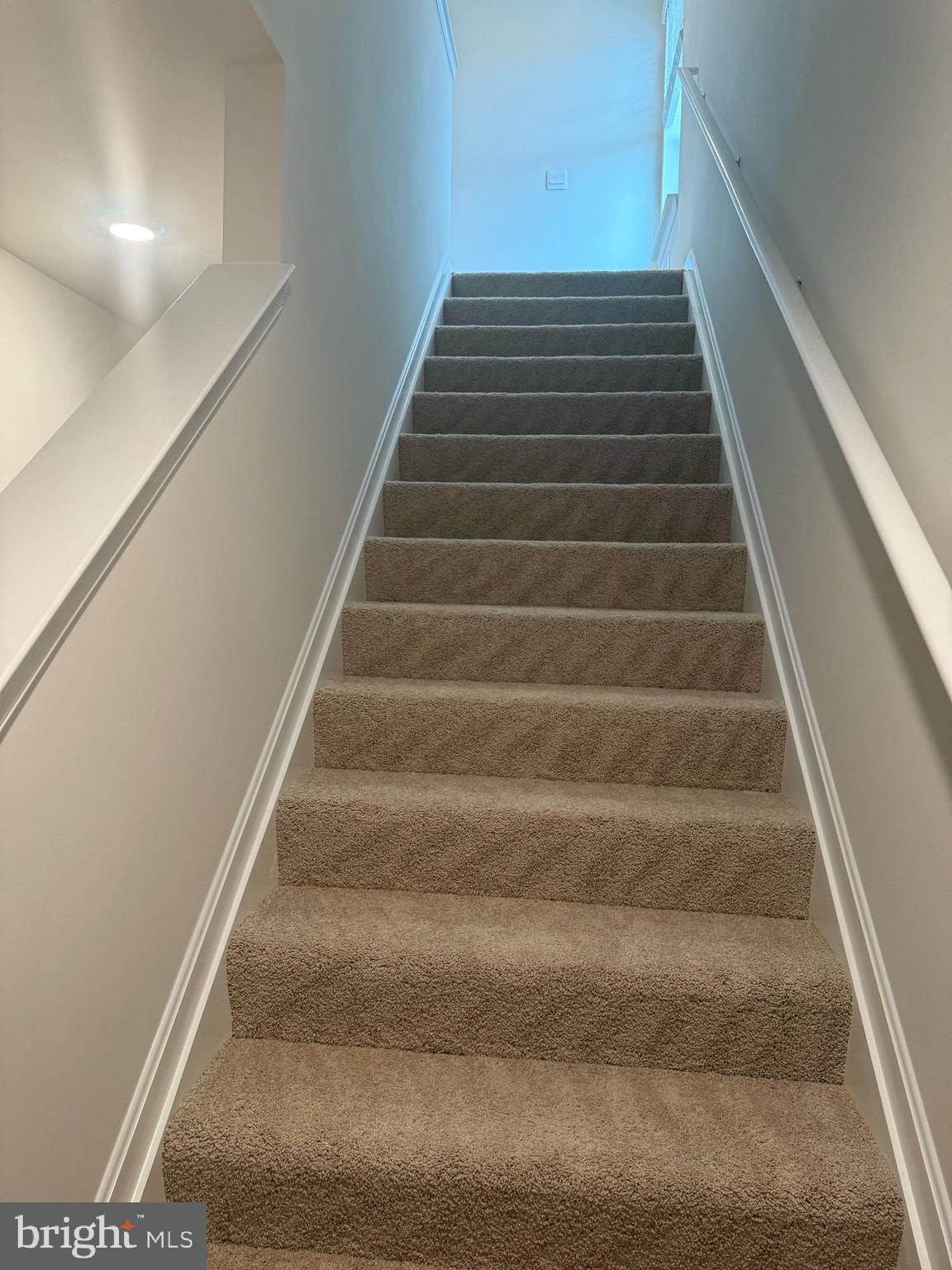 WEST WIND - Residential Lease