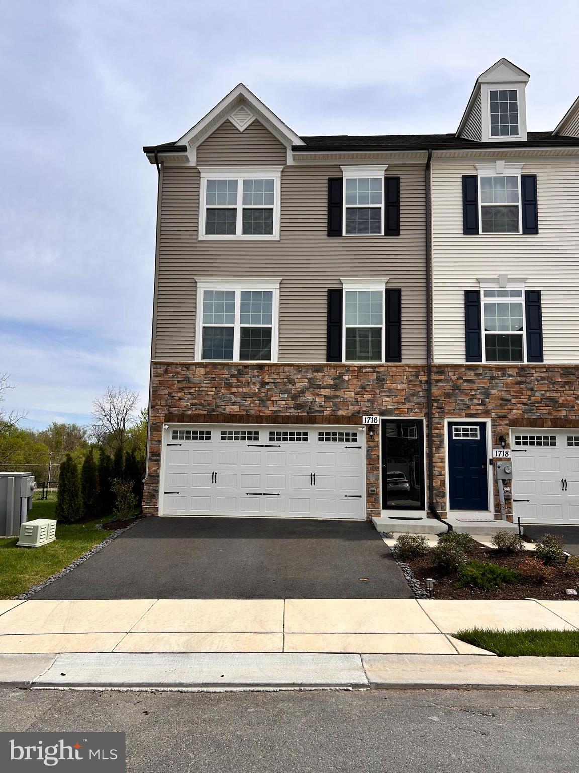 Furnished Luxury Townhome in Prime Frederick Location – Over 2,300 Sq Ft
Experience modern comfort and style in this beautifully furnished townhome built in 2024. With over 2,300 sqft of elegant living space, this home features a gourmet kitchen with granite countertops, stainless steel appliances, an electric range, and a spacious center island—perfect for cooking and entertaining. The open-concept main level is finished with rich engineered flooring, a smart 65” TV and a sophisticated electric fireplace in the living area for added peace and quiet. Enjoy the convenience of our smart
The spacious master suite offers a spa-like escape with dual vanities and a luxurious soaking tub. Additional perks include modern furnishings, serene surroundings, and a commuter-friendly location.
Located in the heart of Frederick, just 7 minutes to Downtown and within walking or biking distance to Baker Park, Carroll Creek, and top local restaurants, breweries, and events. Enjoy easy access to Rt. 15, I-270, and nearby walking trails. ****A list of the inventory will be provided. Some of the furniture in the photos belong to the current resident.***
Live in style, close to everything. Schedule your tour today!