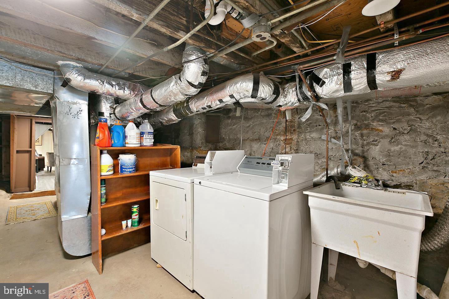 HAMPDEN HISTORIC DISTRICT - Residential Lease