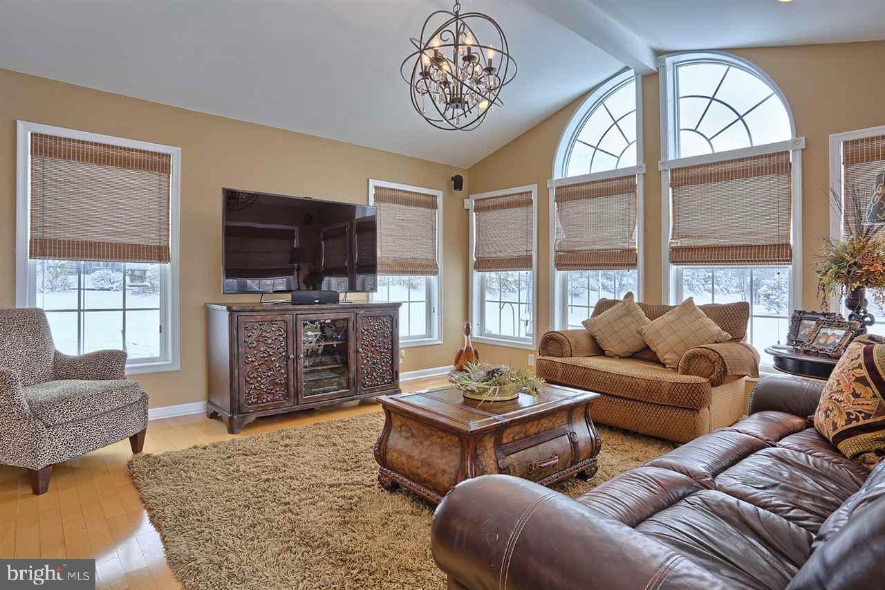 JACOBS CREEK - Residential