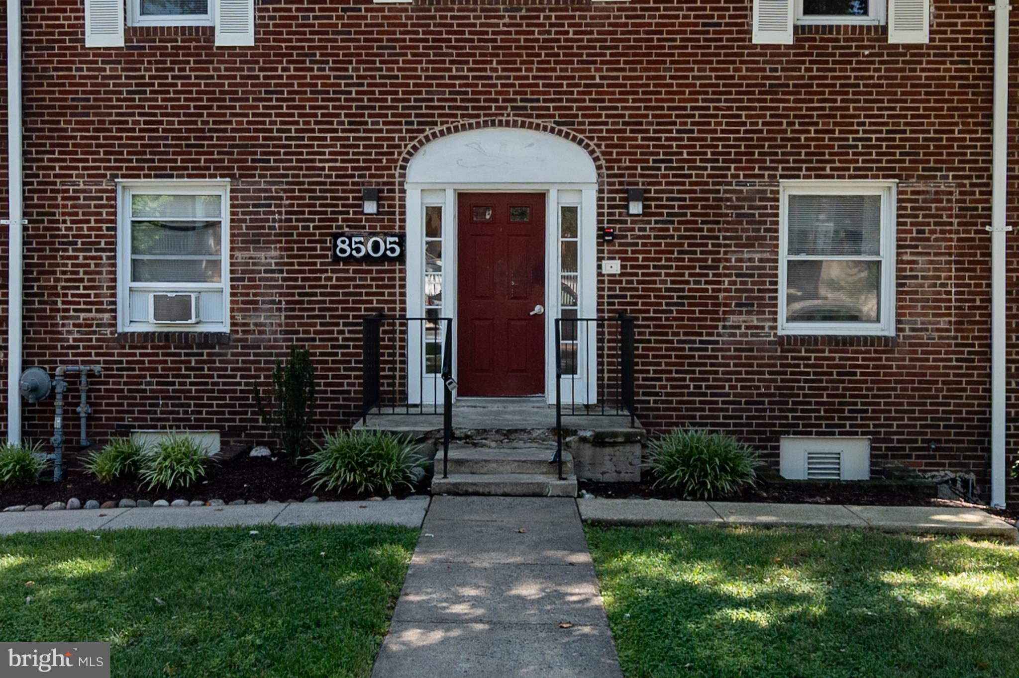 8505 FLOWER AVENUE 4