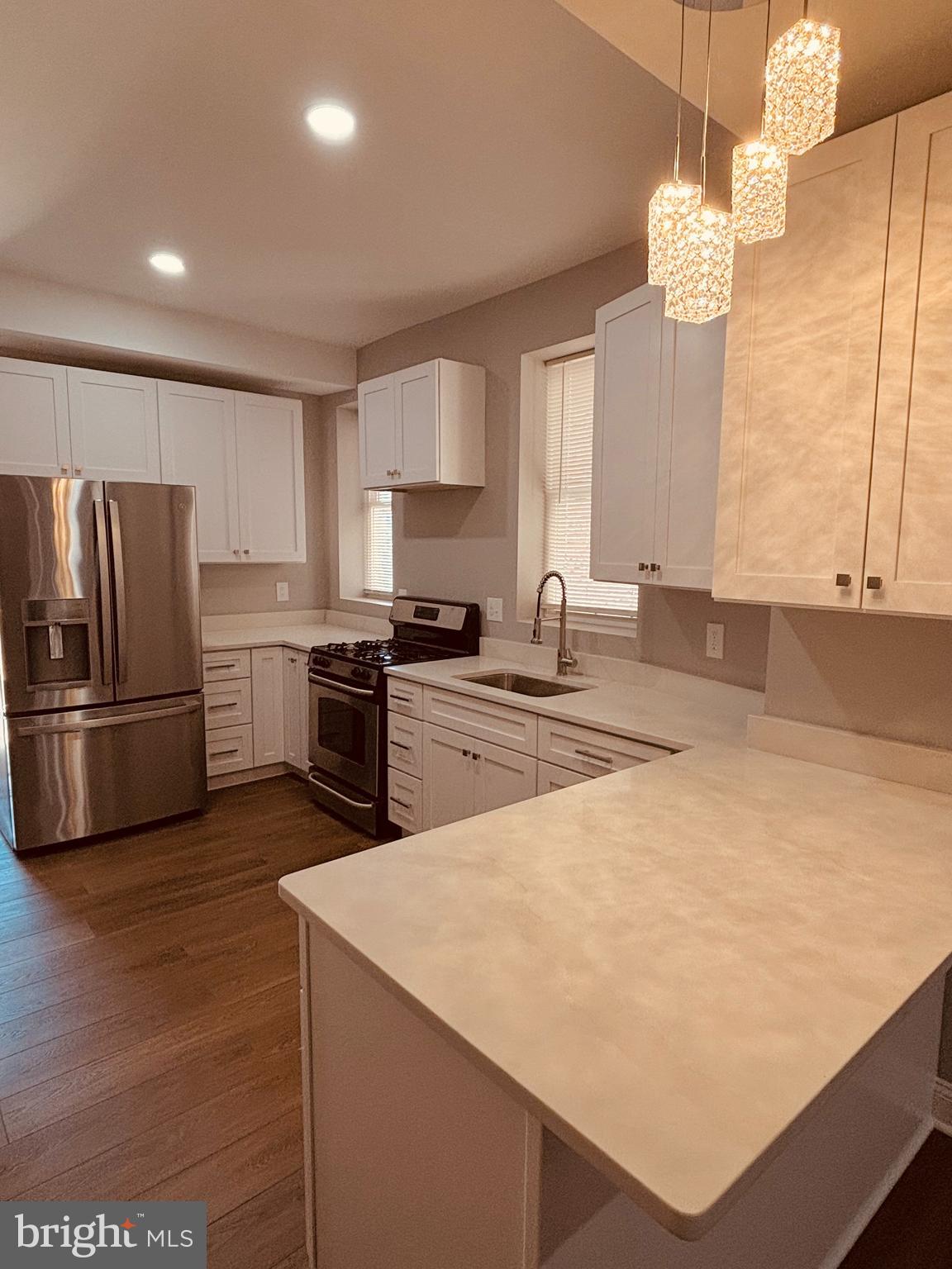 BROADWAY EAST - Residential