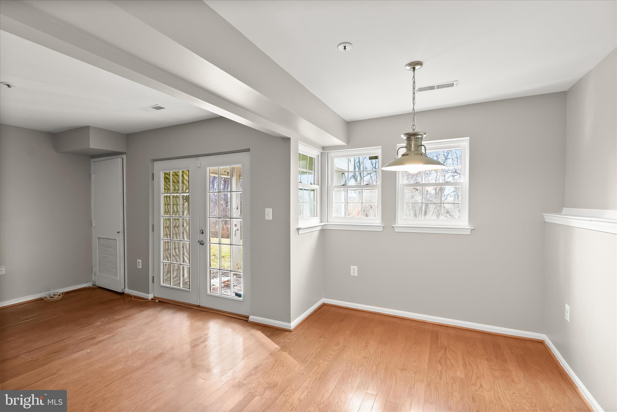 VILLAGE OF MONTGOMERY RUN - Residential