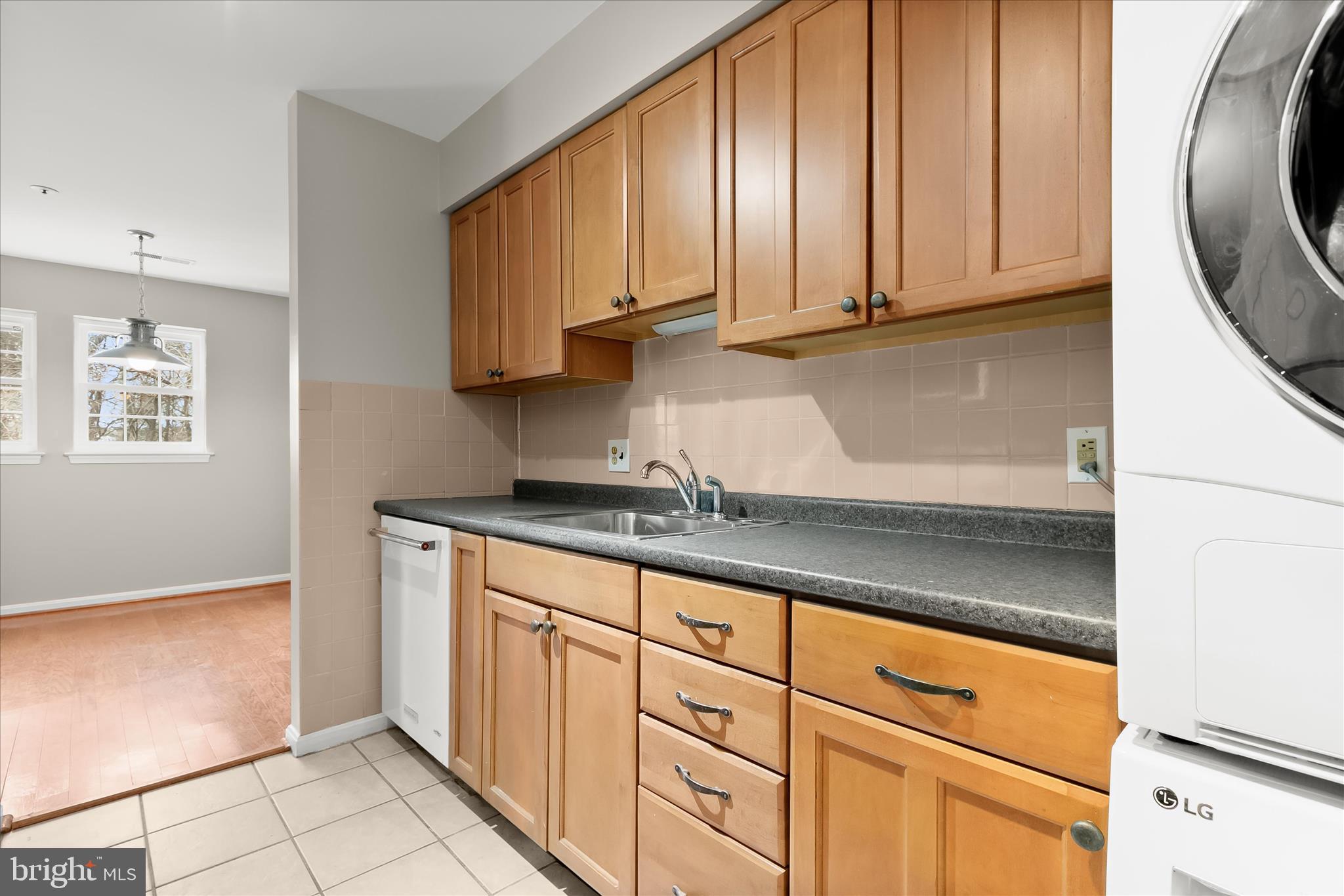 VILLAGE OF MONTGOMERY RUN - Residential