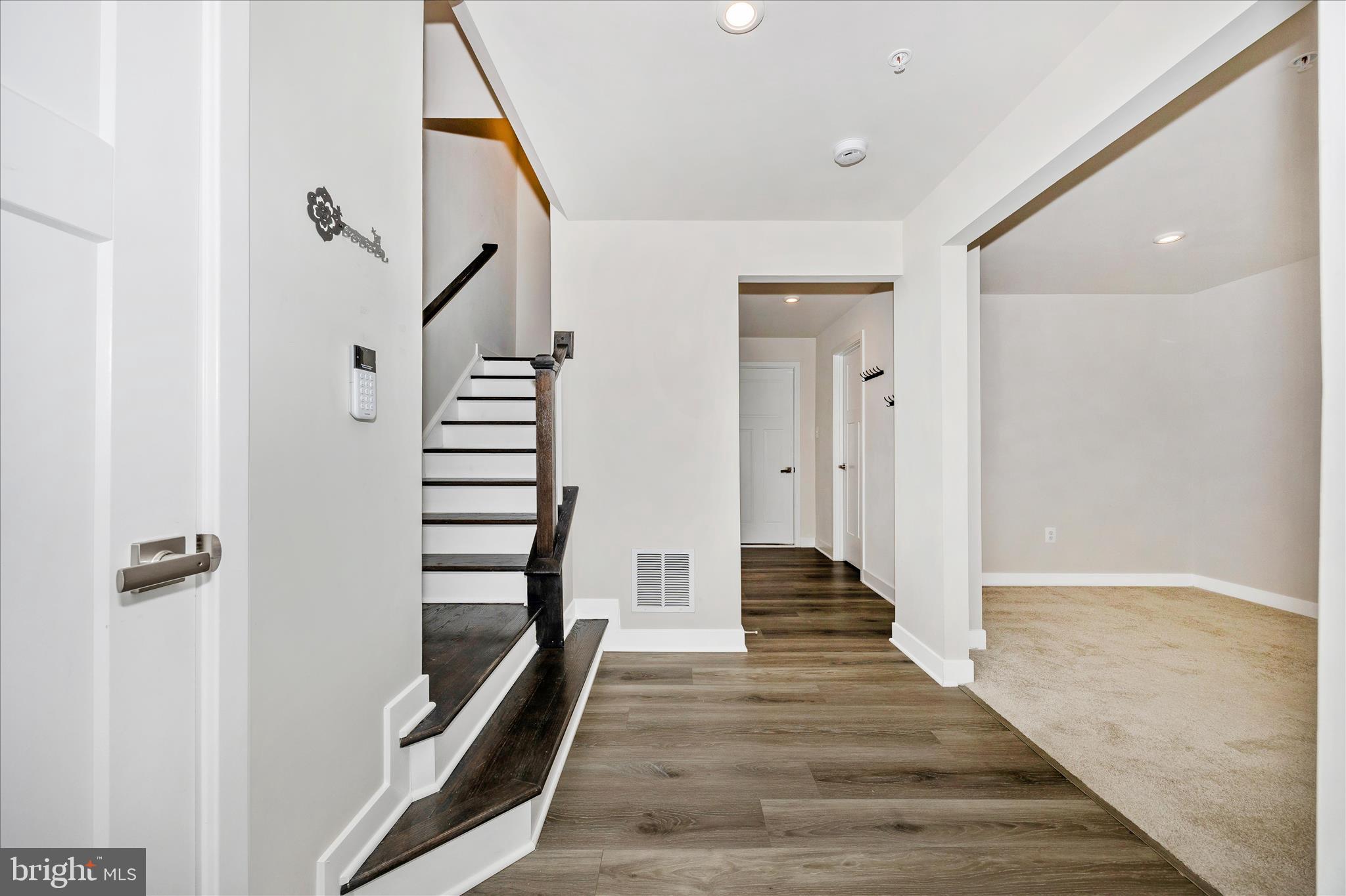 BELLE AIR TOWNHOMES - Residential