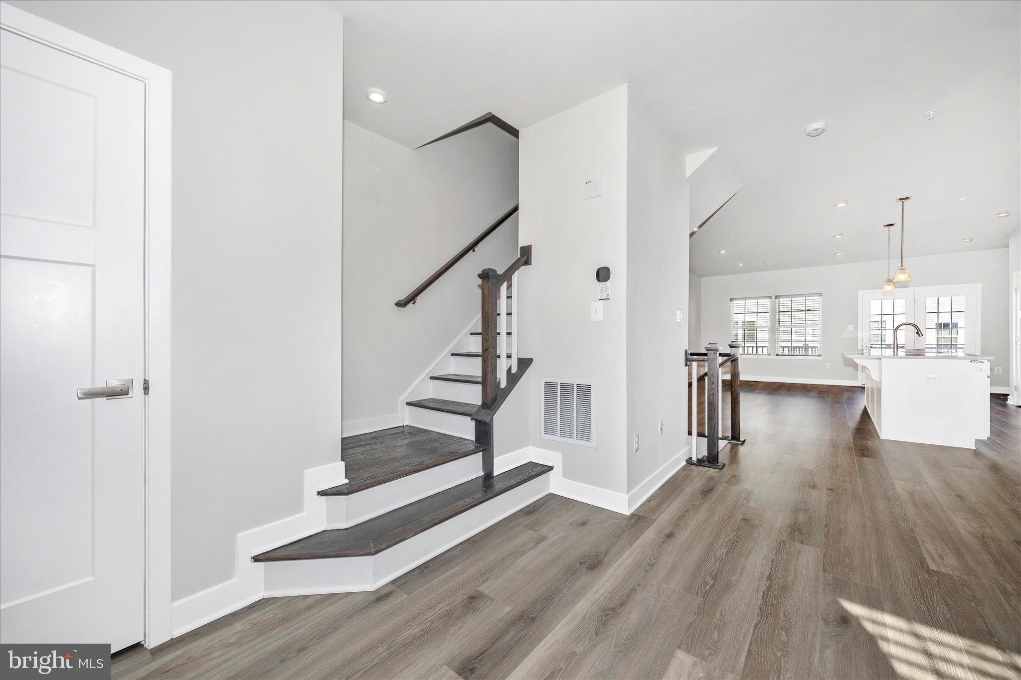 BELLE AIR TOWNHOMES - Residential