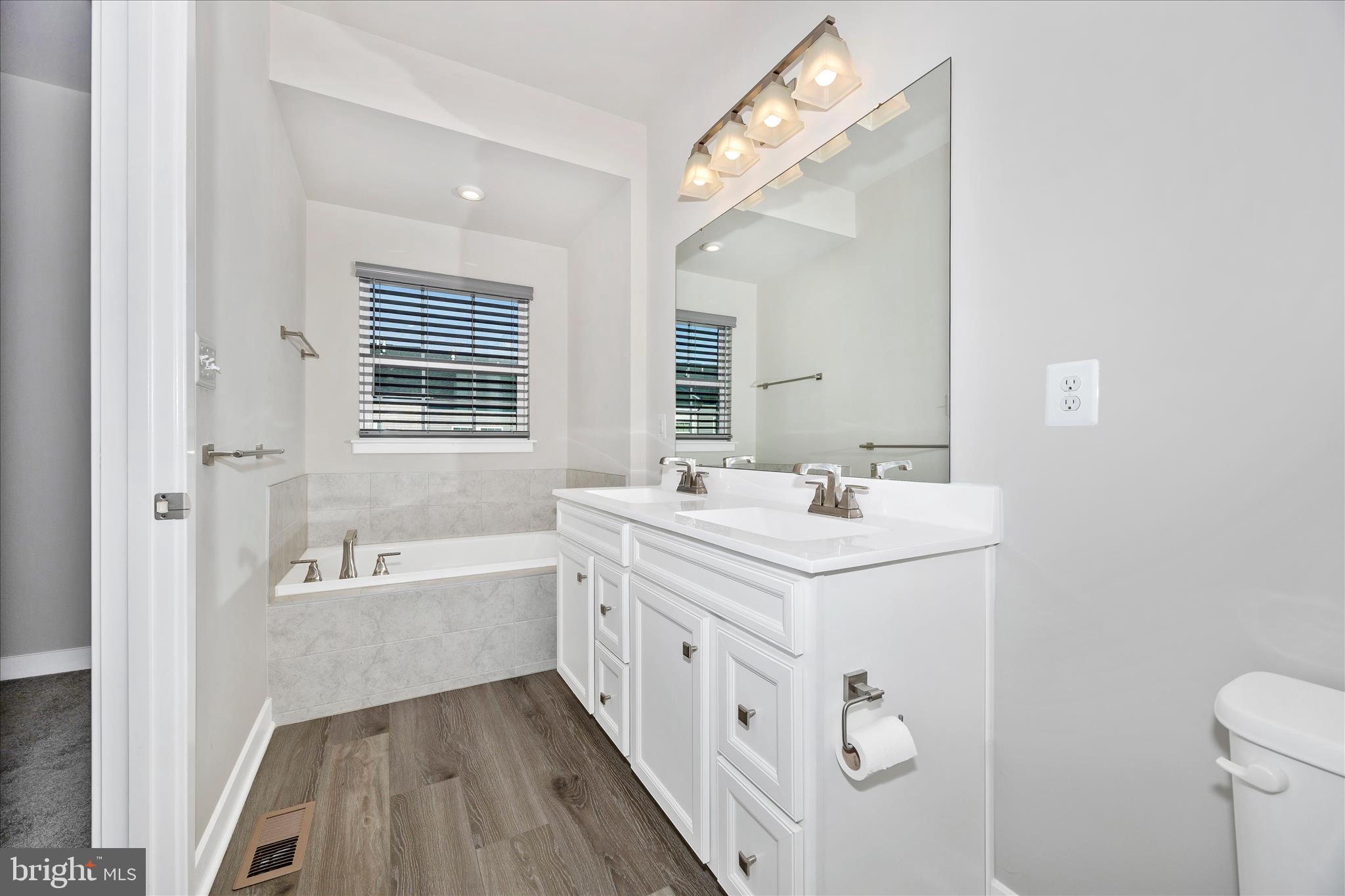 BELLE AIR TOWNHOMES - Residential