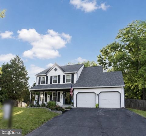 Photo of 5835 Stone Ridge Drive, CENTREVILLE, VA 20120 (MLS # VAFX2318158)
