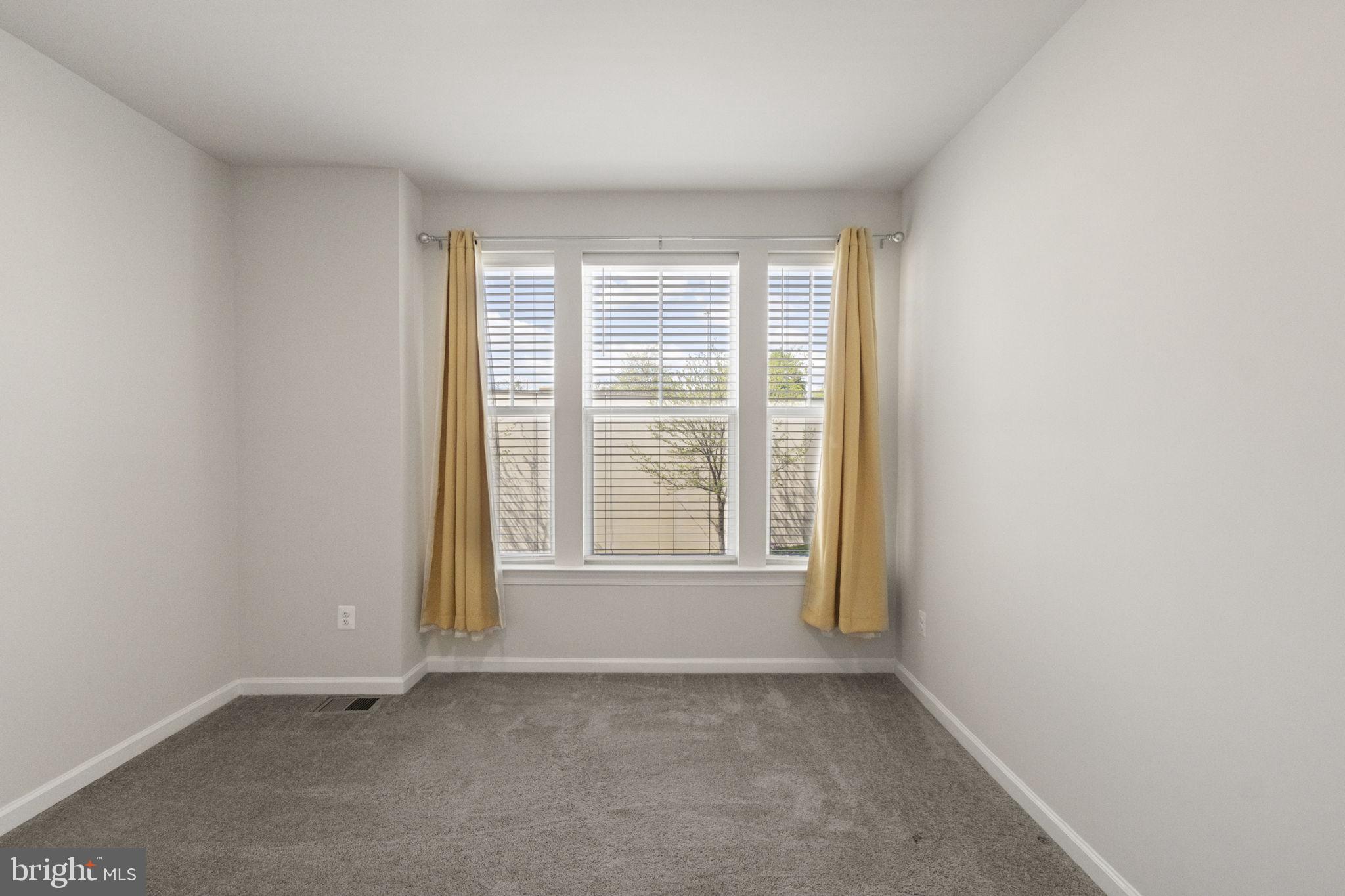 POTOMAC TOWN CENTER - Residential