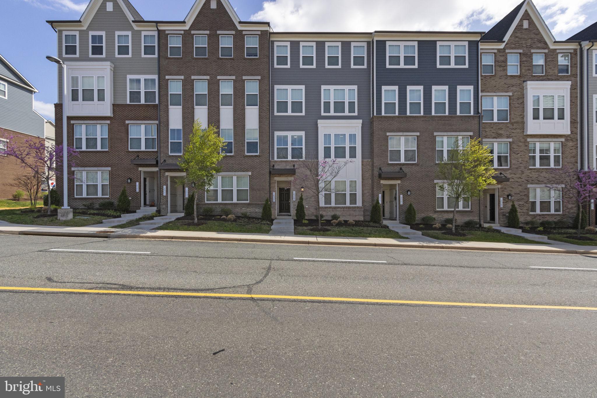 POTOMAC TOWN CENTER - Residential