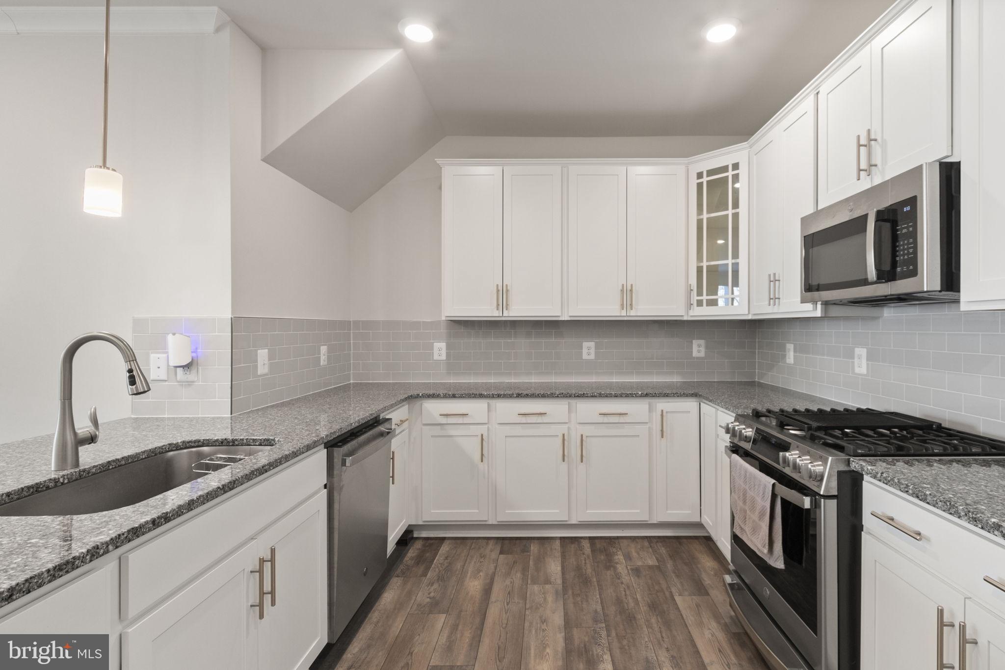 POTOMAC TOWN CENTER - Residential