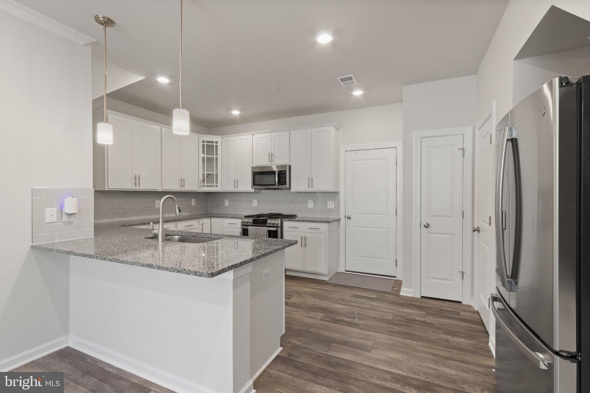 POTOMAC TOWN CENTER - Residential