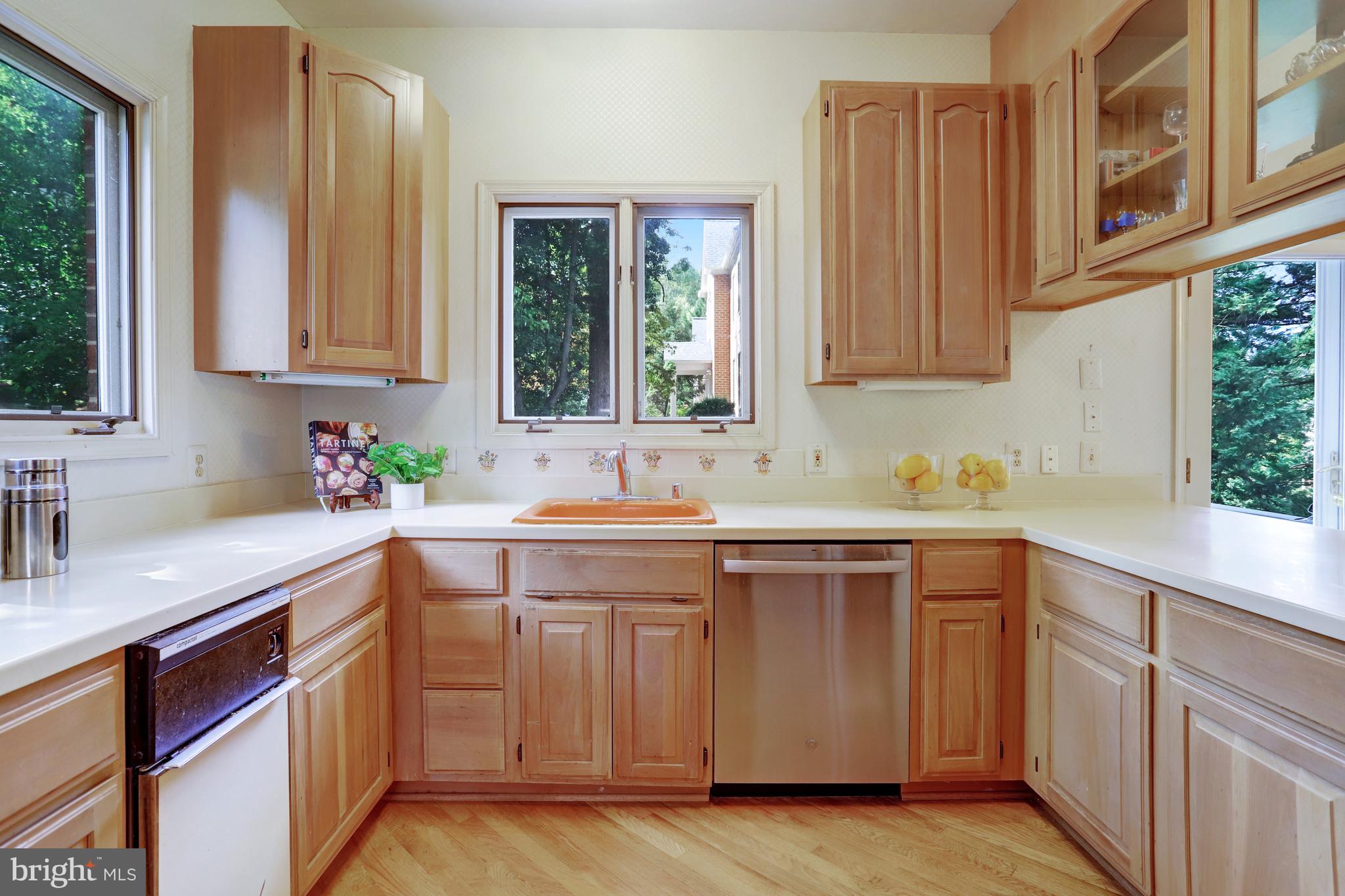 GOLF CLUB MANOR - Residential