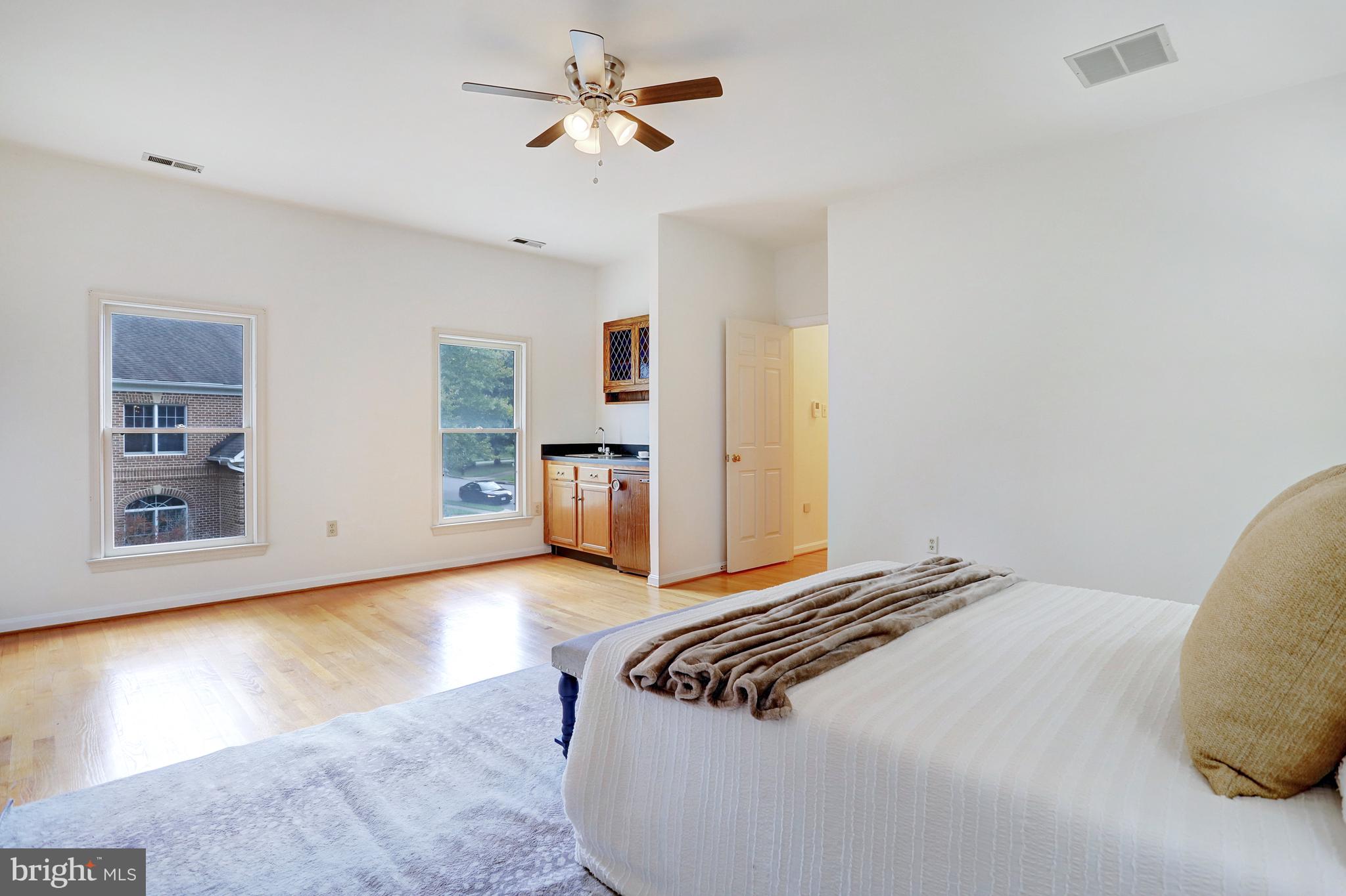 GOLF CLUB MANOR - Residential