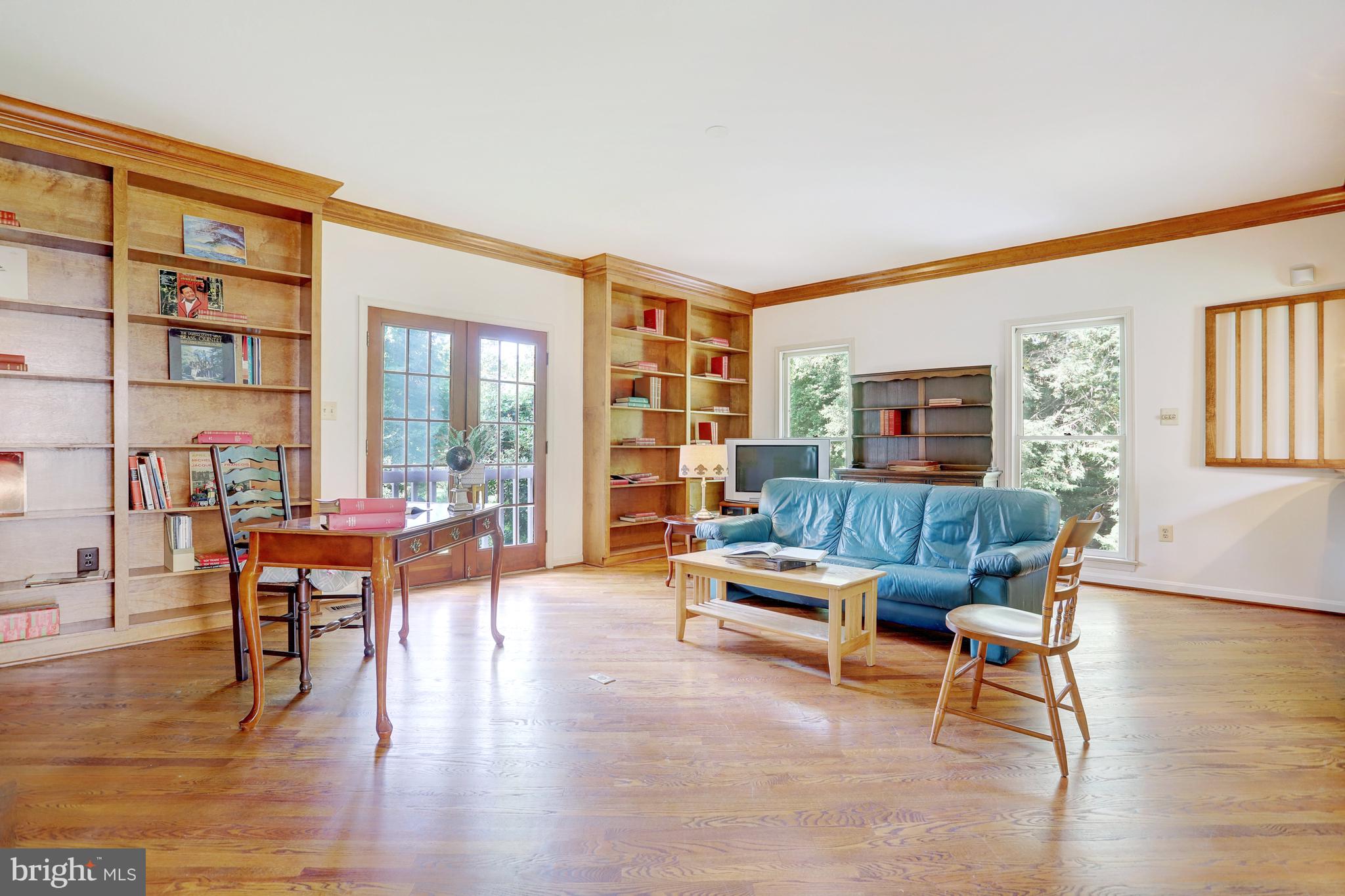 GOLF CLUB MANOR - Residential