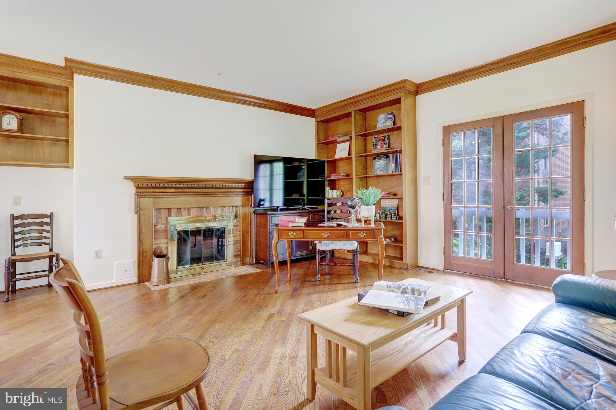 GOLF CLUB MANOR - Residential