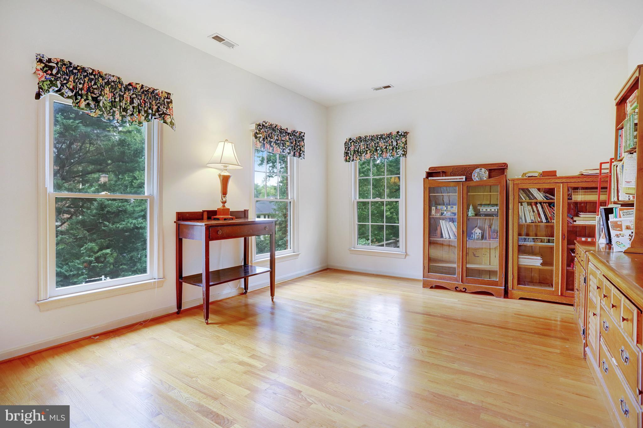 GOLF CLUB MANOR - Residential