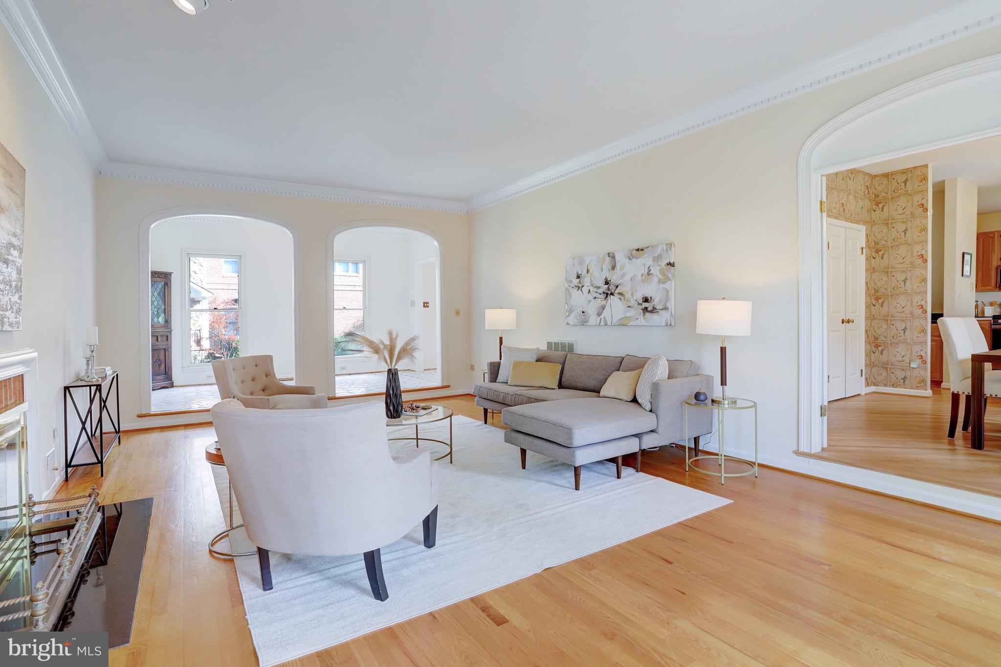 GOLF CLUB MANOR - Residential