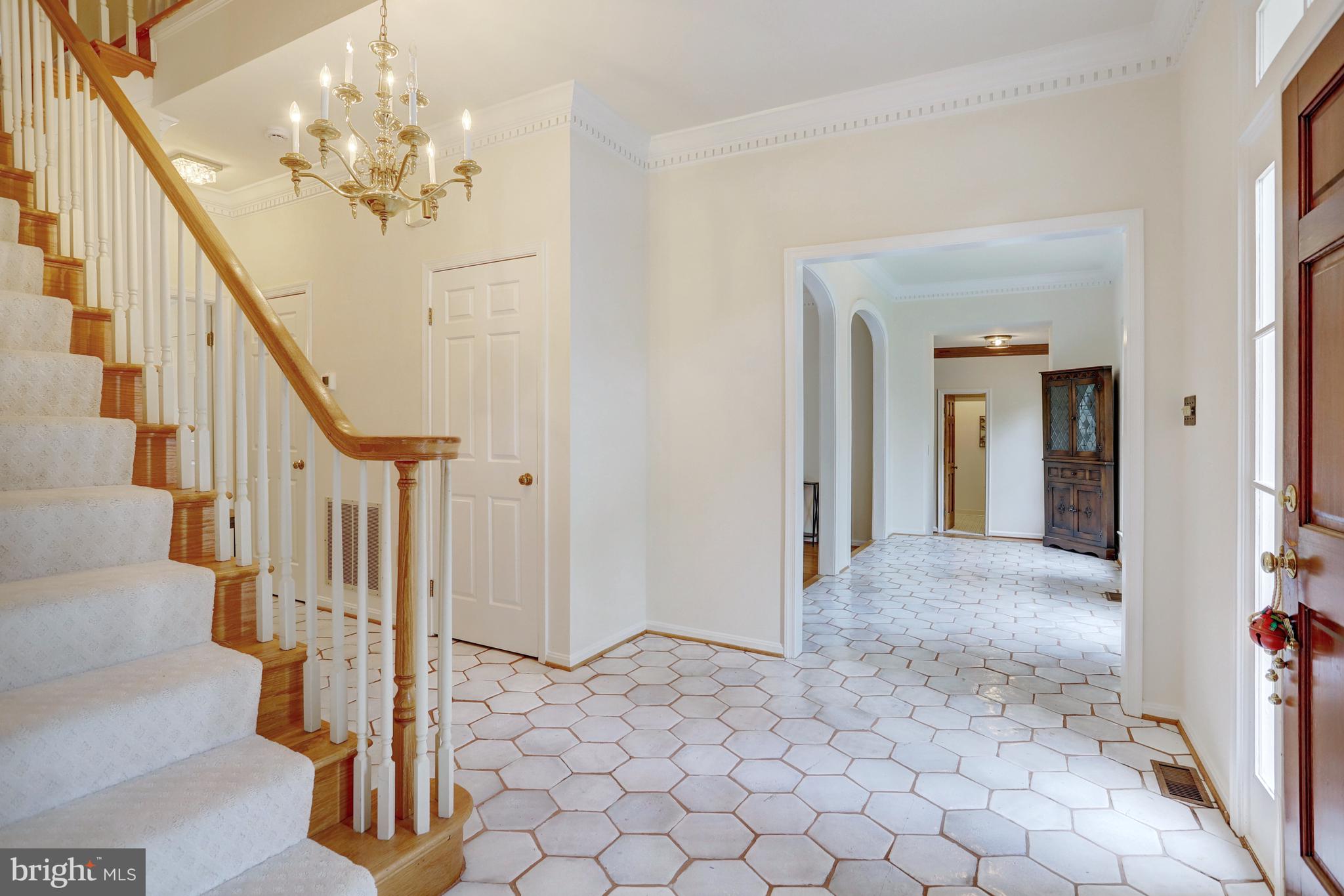 GOLF CLUB MANOR - Residential