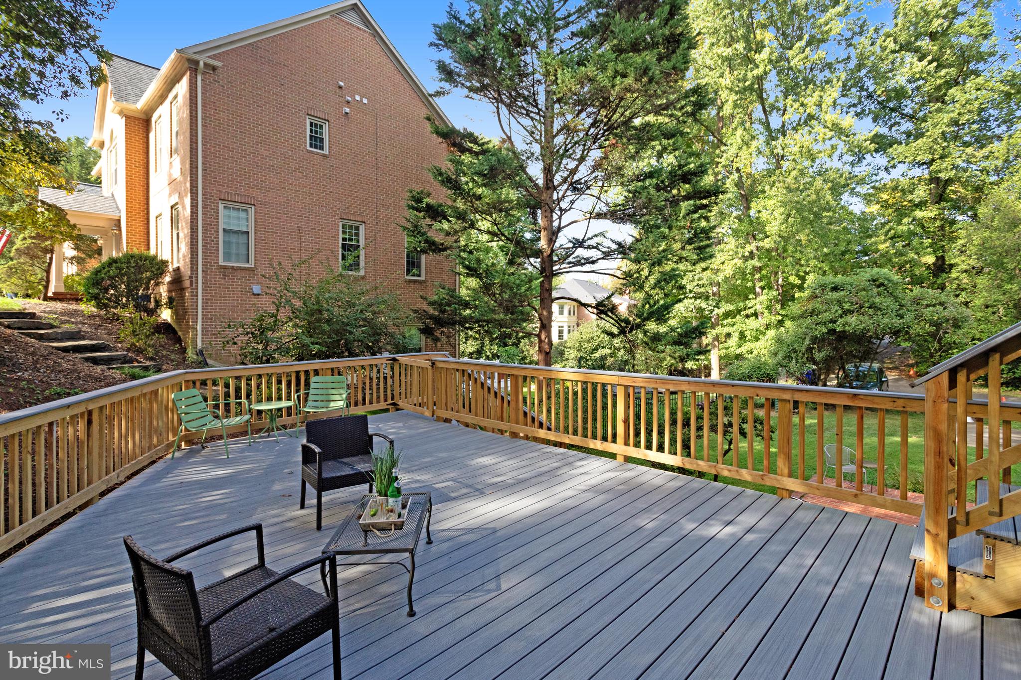 GOLF CLUB MANOR - Residential