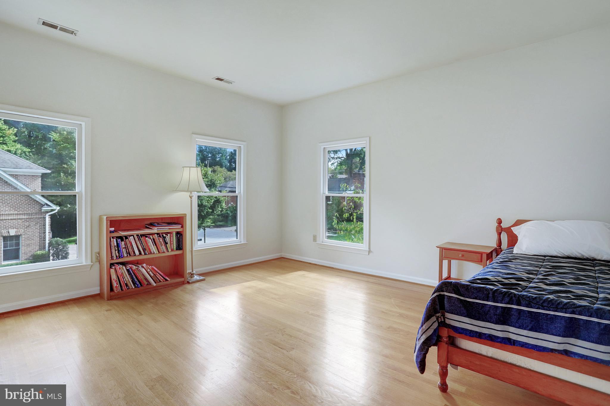 GOLF CLUB MANOR - Residential