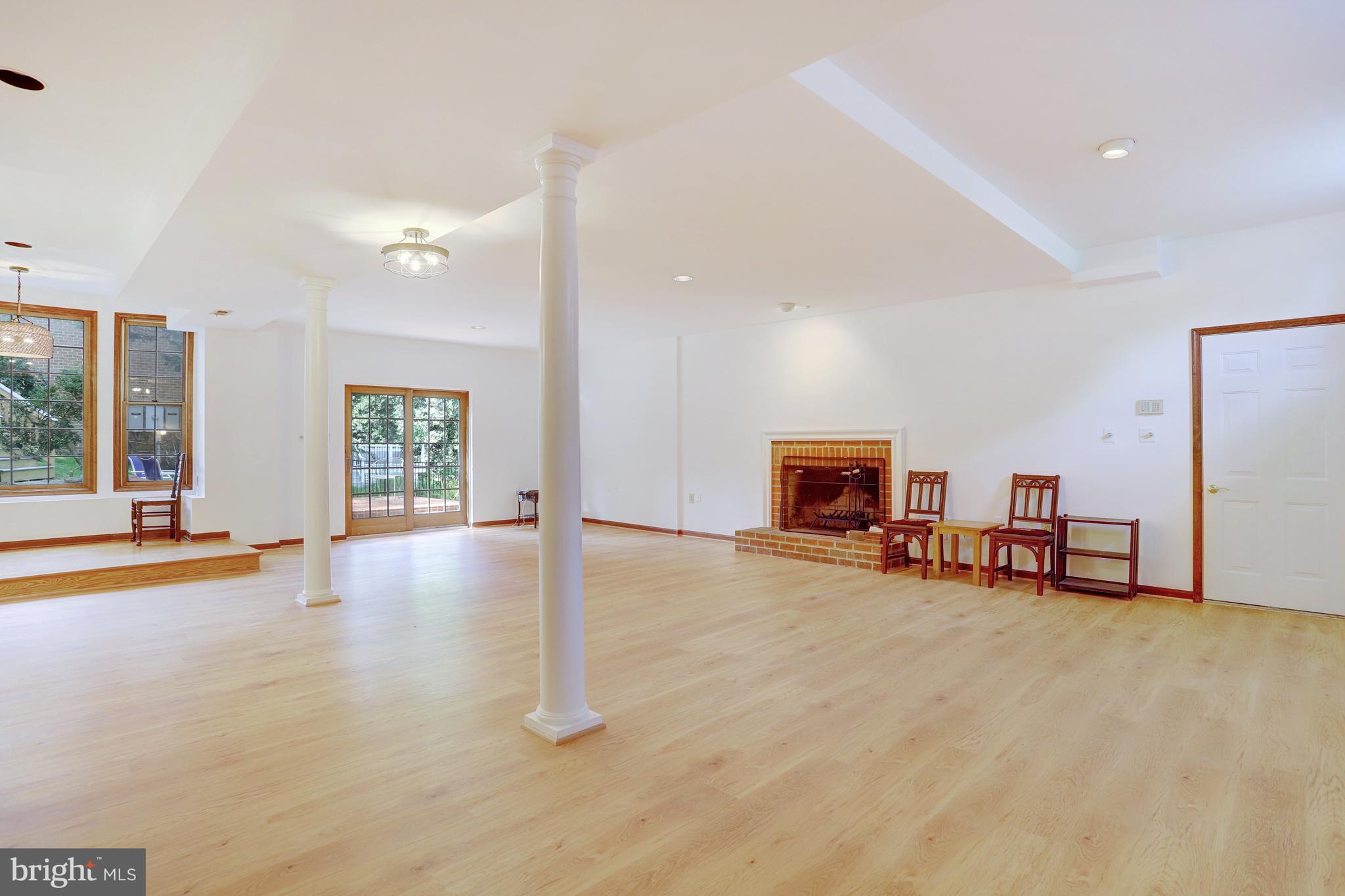 GOLF CLUB MANOR - Residential