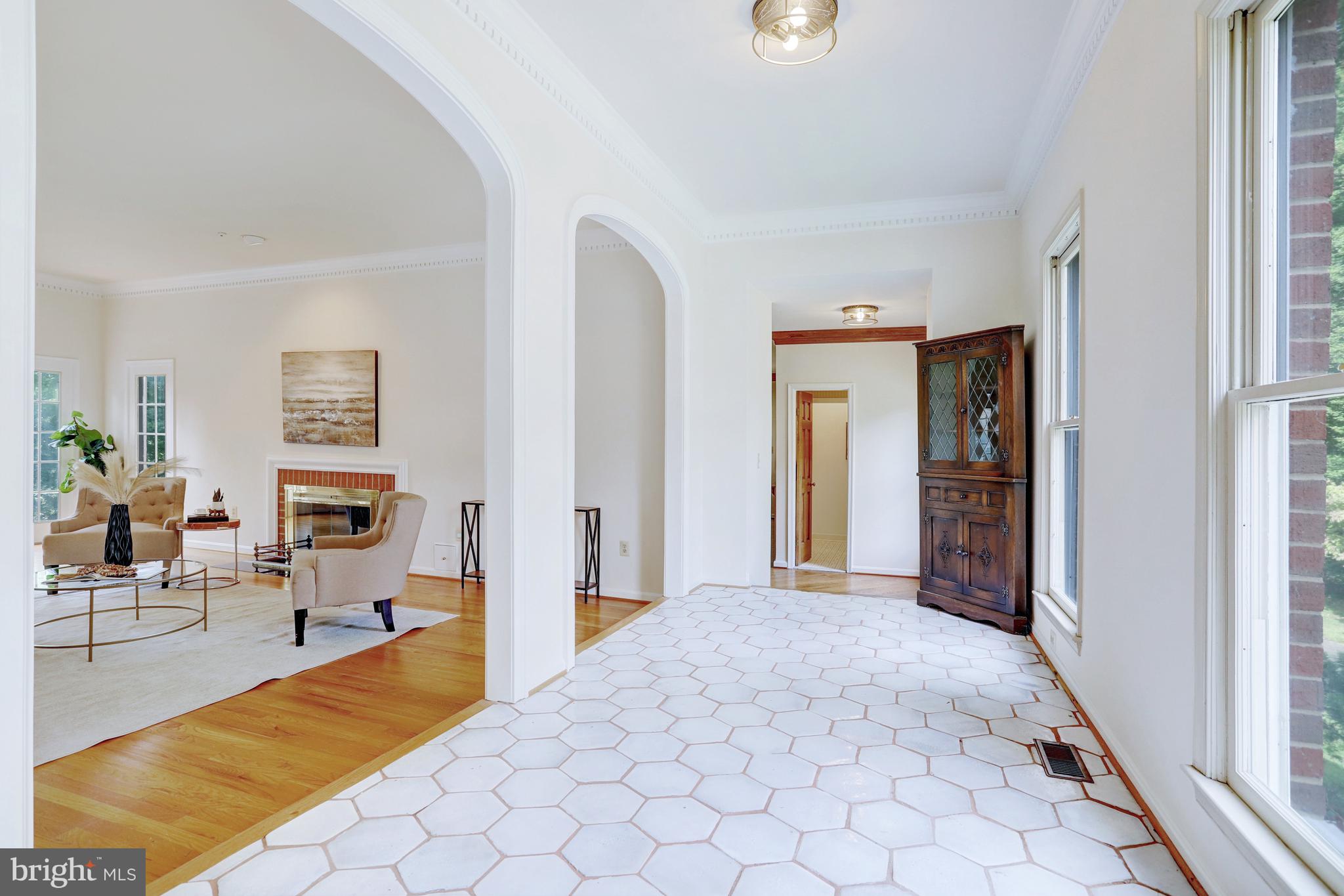 GOLF CLUB MANOR - Residential