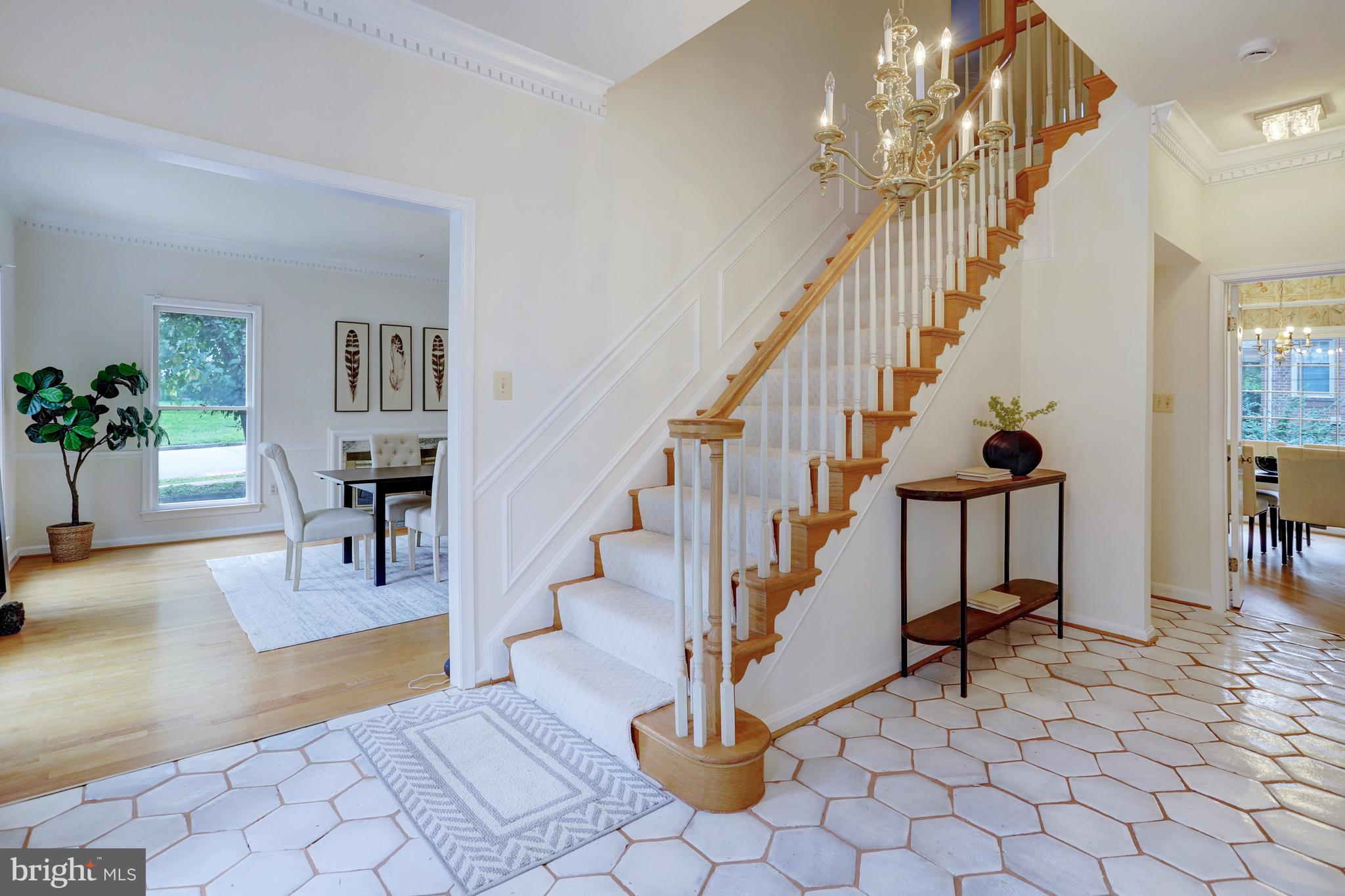 GOLF CLUB MANOR - Residential