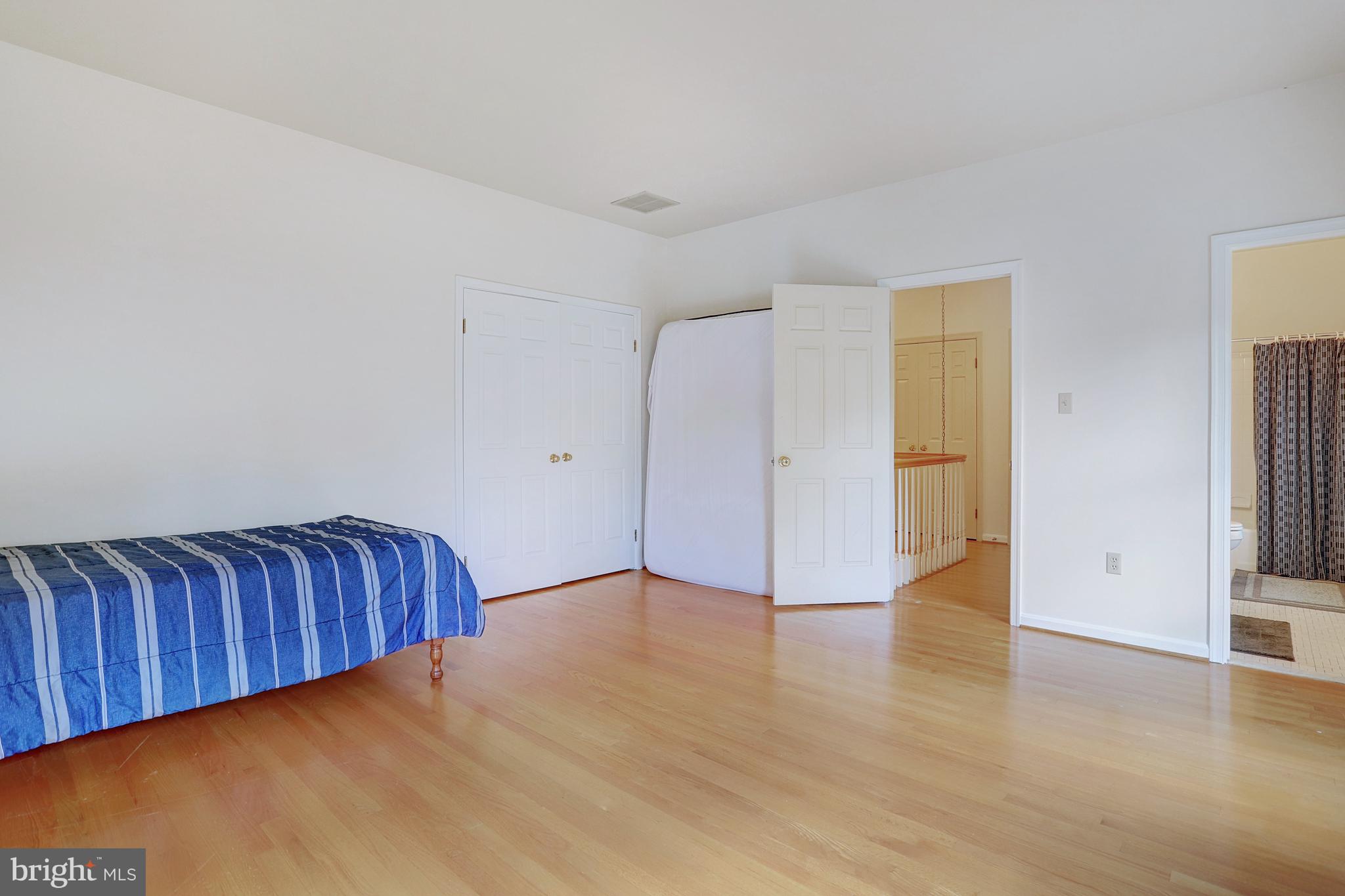 GOLF CLUB MANOR - Residential