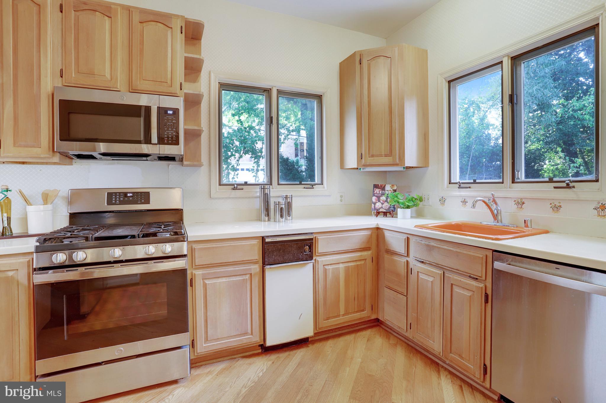 GOLF CLUB MANOR - Residential