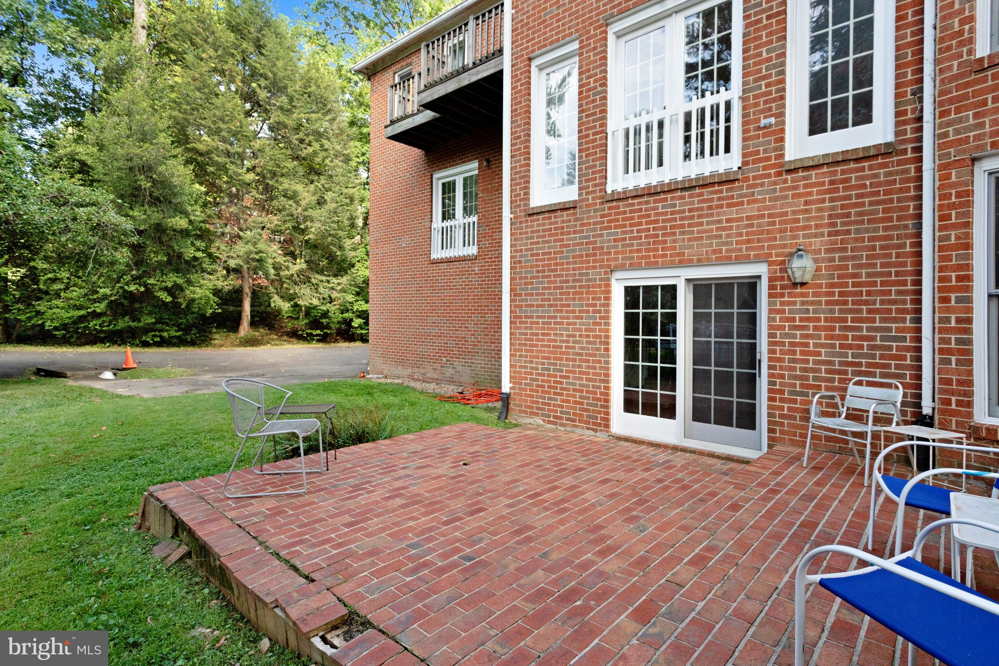 GOLF CLUB MANOR - Residential