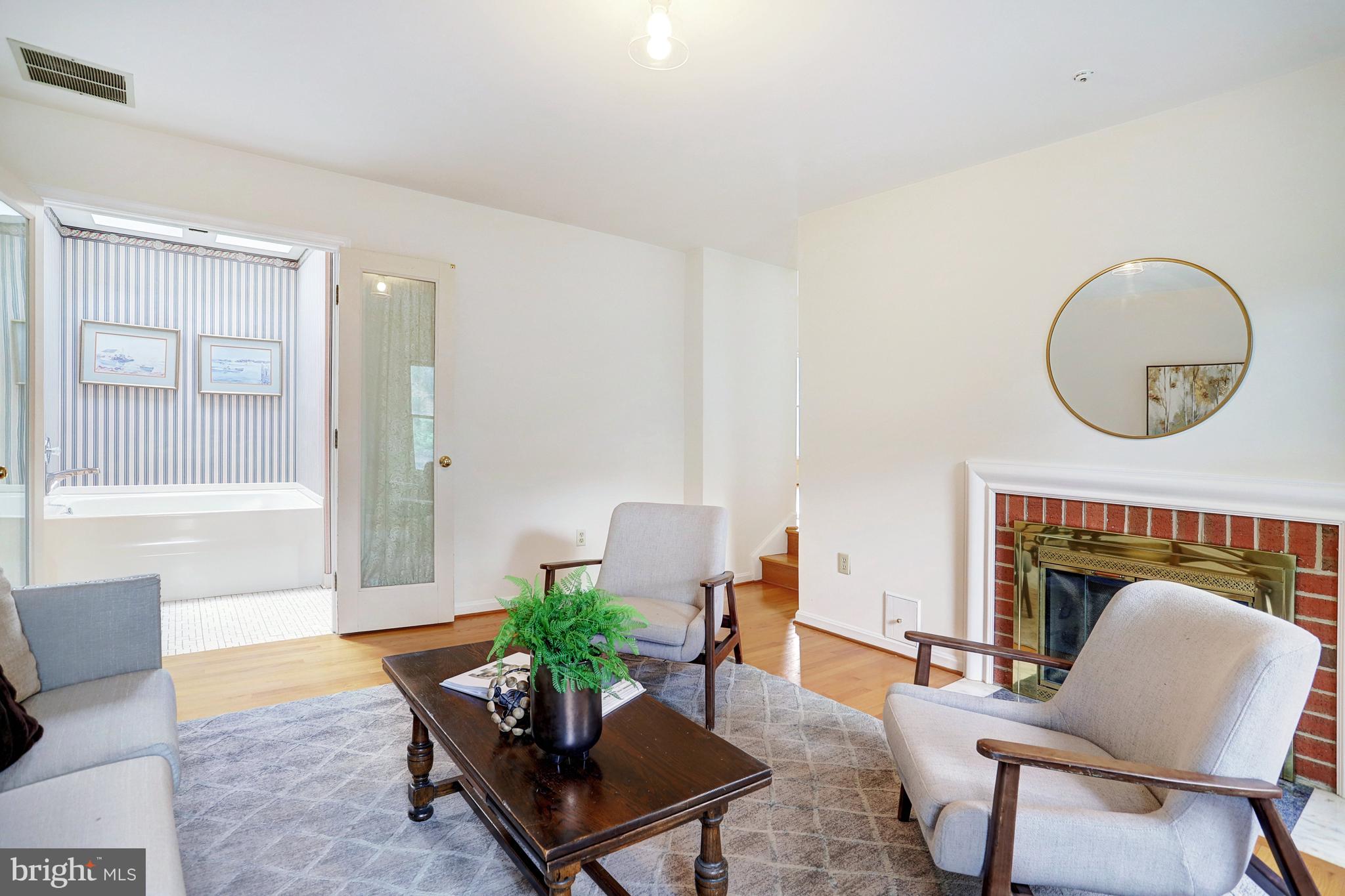 GOLF CLUB MANOR - Residential