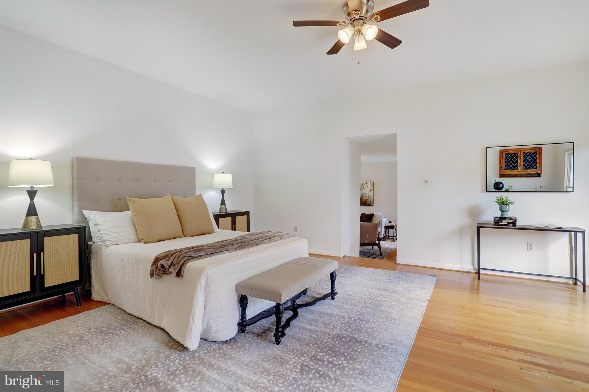 GOLF CLUB MANOR - Residential