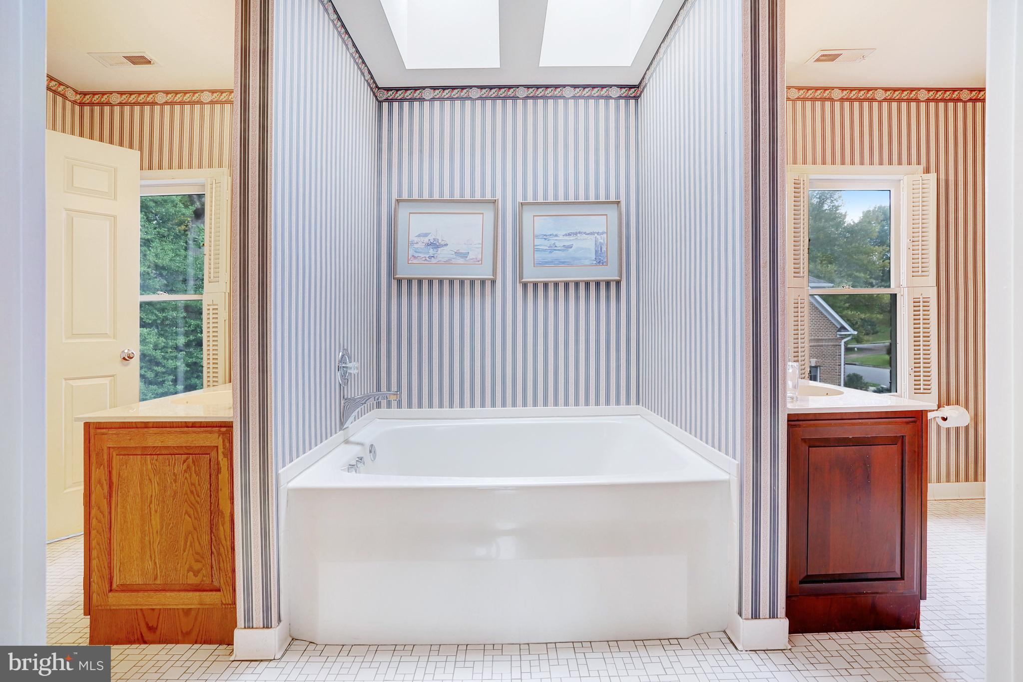 GOLF CLUB MANOR - Residential