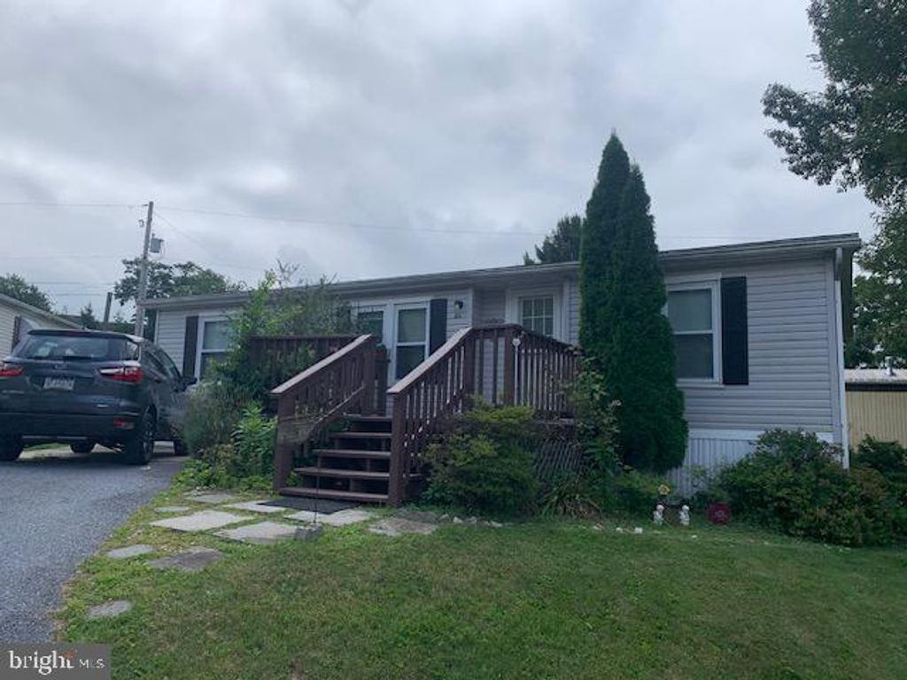 Photo of 25 PLATEAU RD, LITITZ, PA 17543 (MLS # PALA2038920)